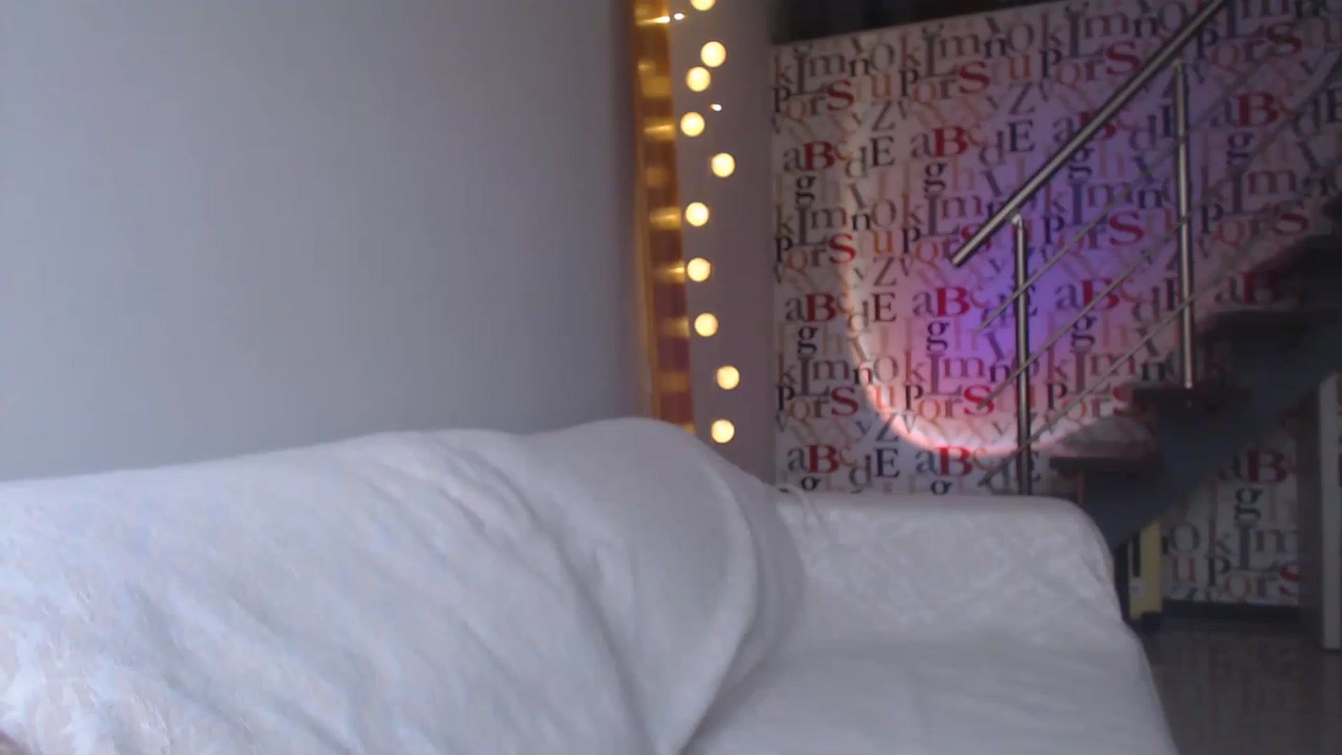 Gallery image thumbnail from Golden_Teaser's myfreecams stream on, 03/19/2023, 16:51 image 3 of 20