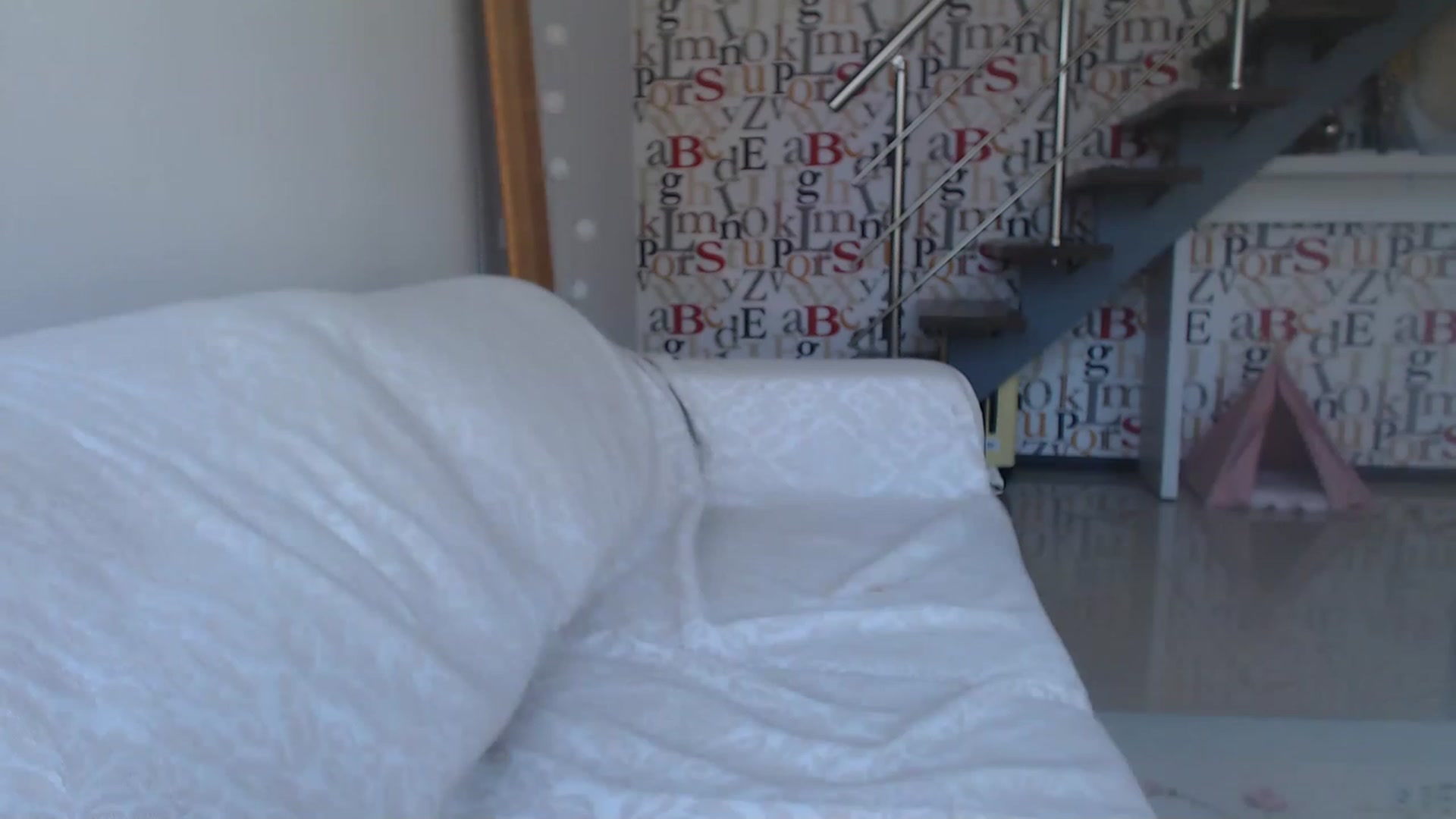 Gallery image thumbnail from Golden_Teaser's myfreecams stream on, 03/24/2023, 12:49 image 9 of 20
