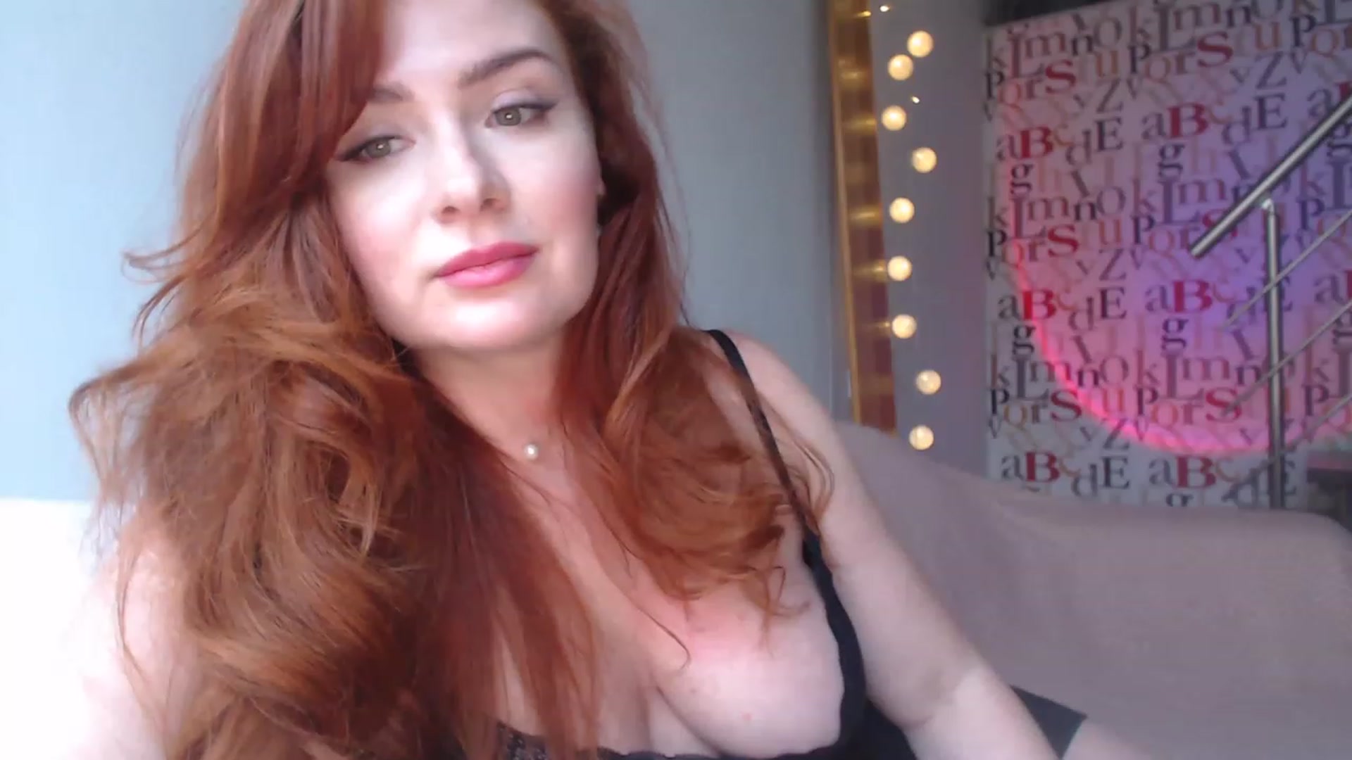 Gallery image thumbnail from Golden_Teaser's myfreecams stream on, 03/29/2023, 16:33 image 8 of 20