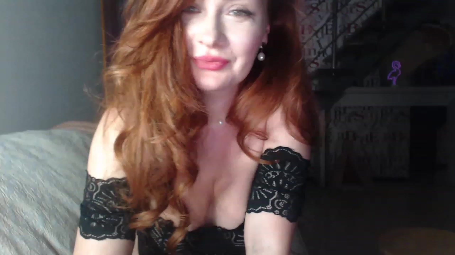 Gallery image thumbnail from Golden_Teaser's myfreecams stream on, 04/11/2023, 17:07 image 15 of 20