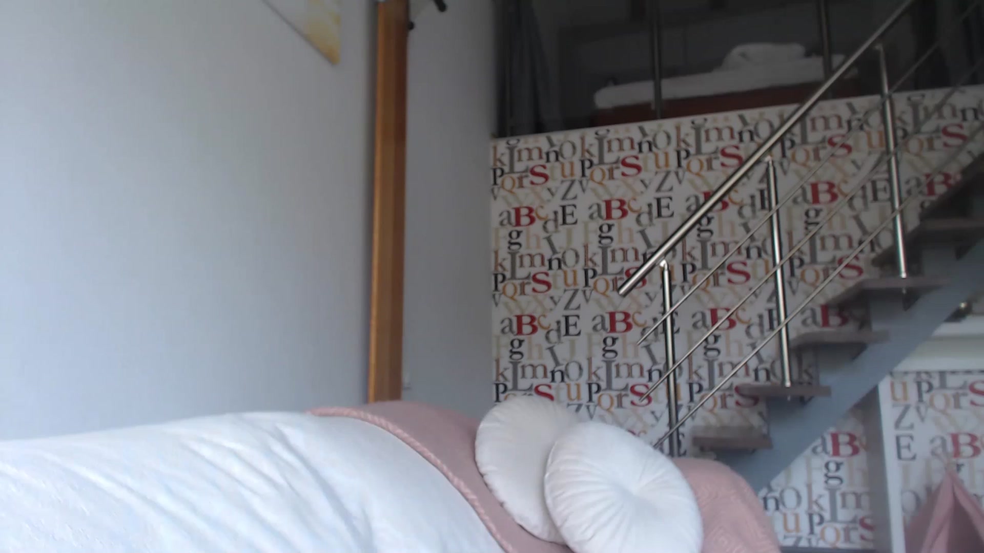 Gallery image thumbnail from Golden_Teaser's myfreecams stream on, 05/08/2023, 12:03 image 14 of 20