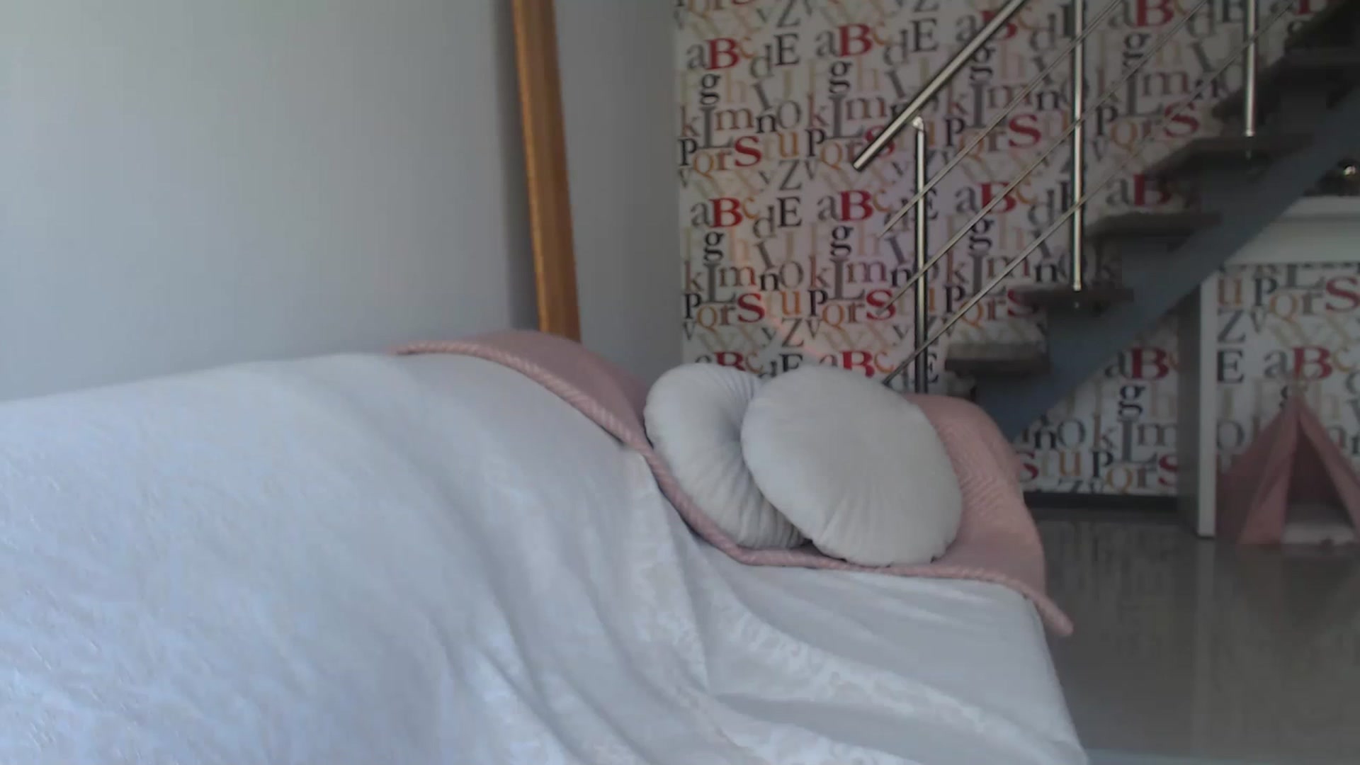 Gallery image thumbnail from Golden_Teaser's myfreecams stream on, 05/15/2023, 14:21 image 11 of 20