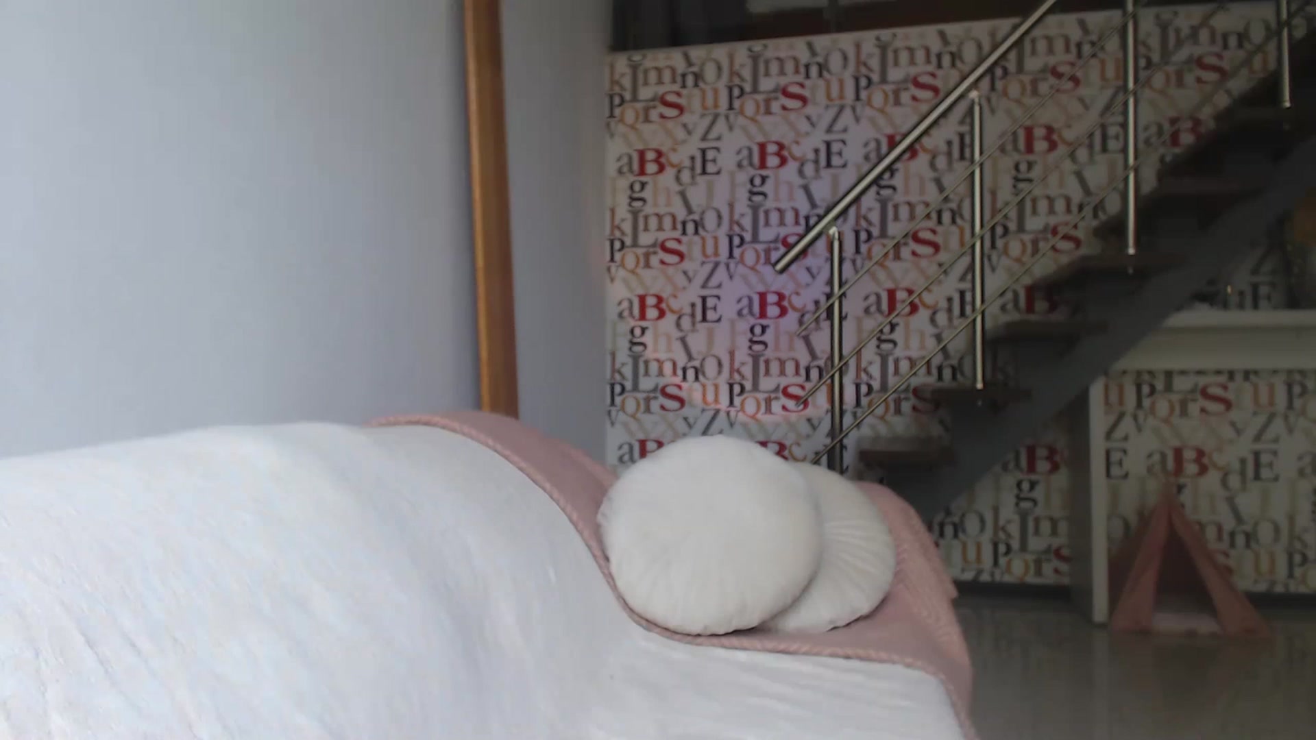 Gallery image thumbnail from Golden_Teaser's myfreecams stream on, 05/27/2023, 15:23 image 3 of 20