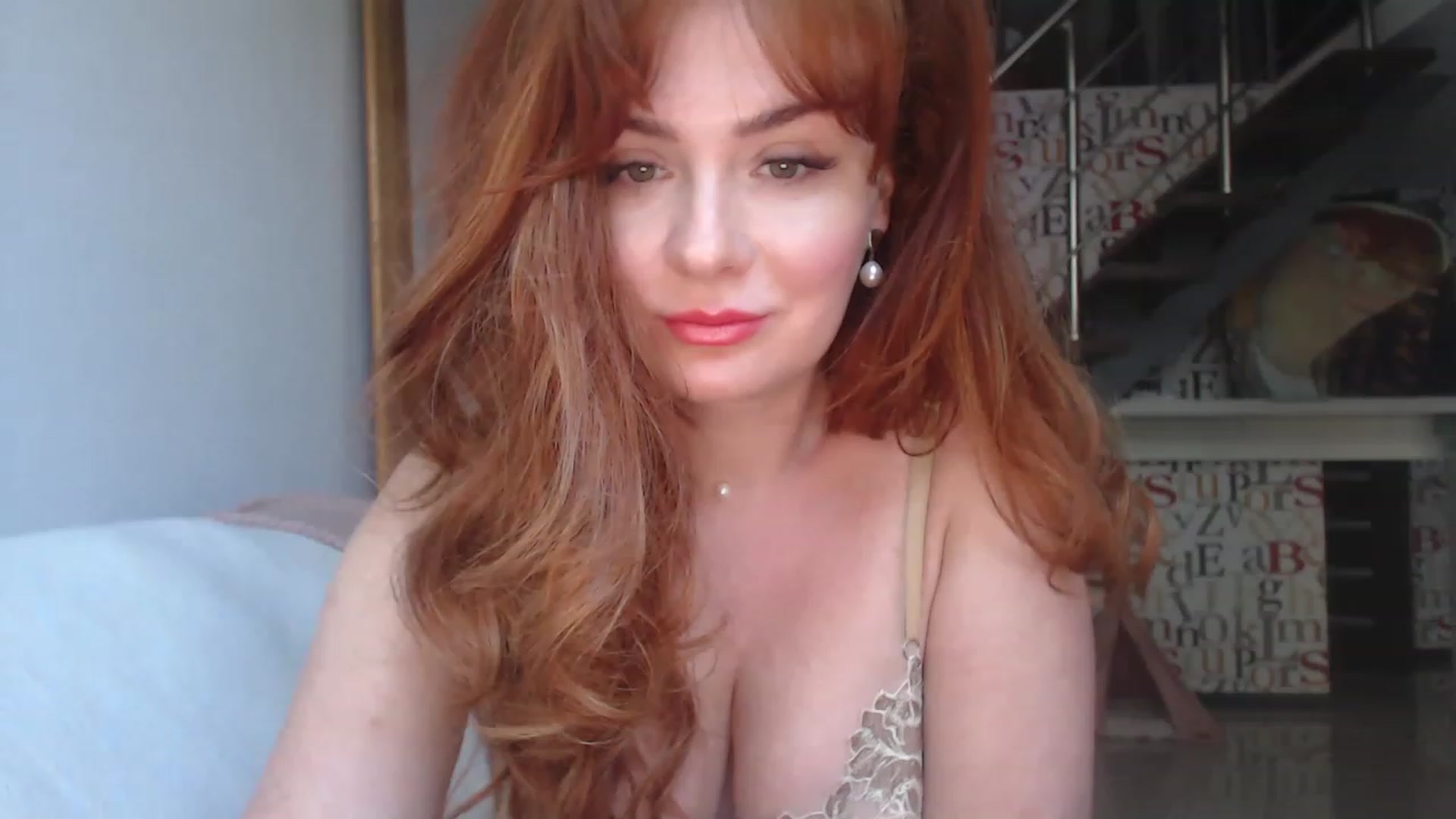 Gallery image thumbnail from Golden_Teaser's myfreecams stream on, 05/30/2023, 16:22 image 7 of 20
