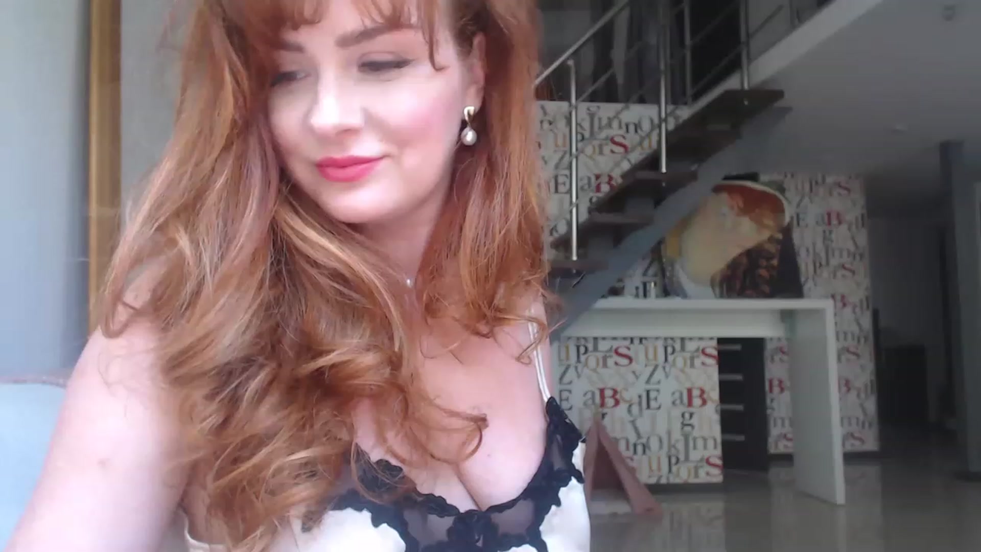 Gallery image thumbnail from Golden_Teaser's myfreecams stream on, 06/02/2023, 13:29 image 18 of 20