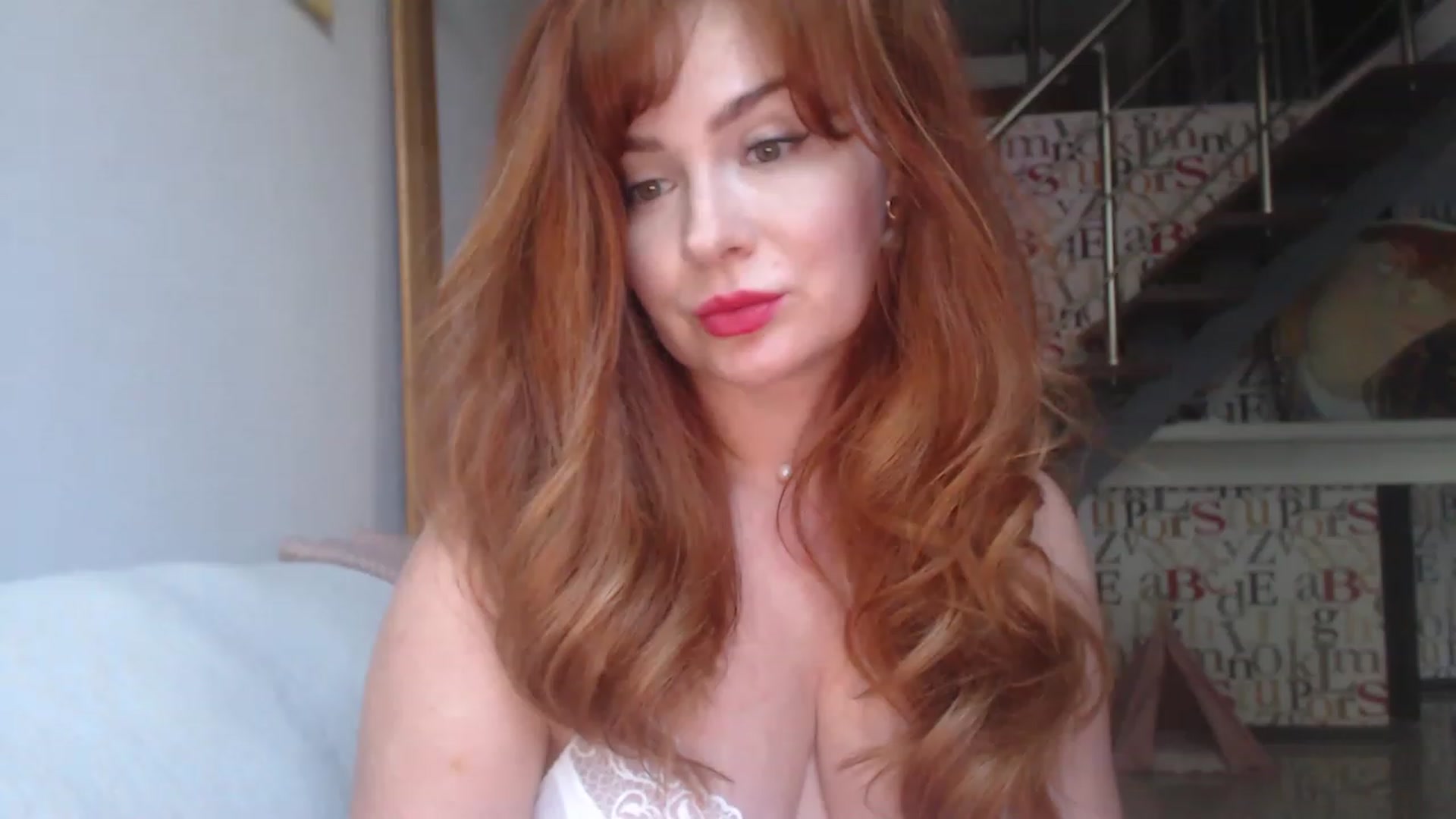 Gallery image thumbnail from Golden_Teaser's myfreecams stream on, 06/03/2023, 17:13 image 6 of 20