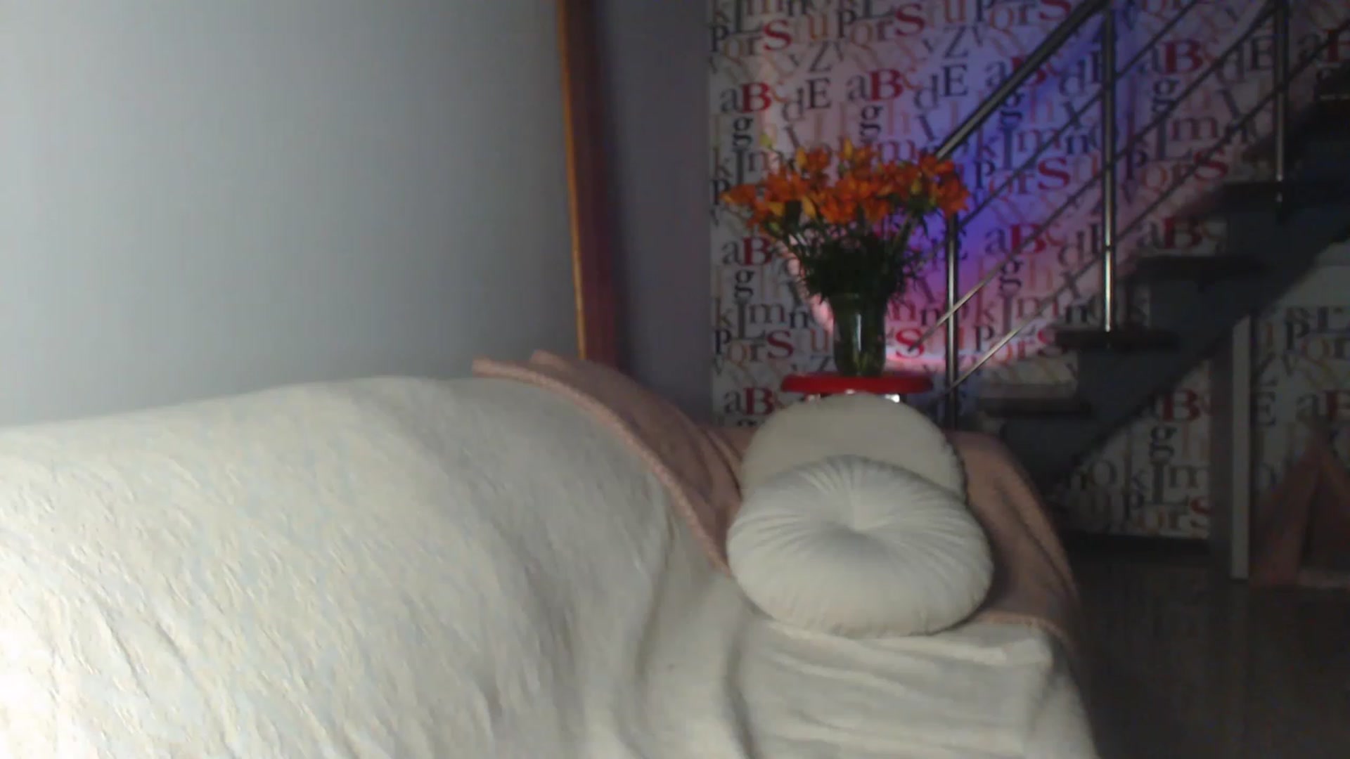 Gallery image thumbnail from Golden_Teaser's myfreecams stream on, 06/03/2023, 18:26 image 6 of 20
