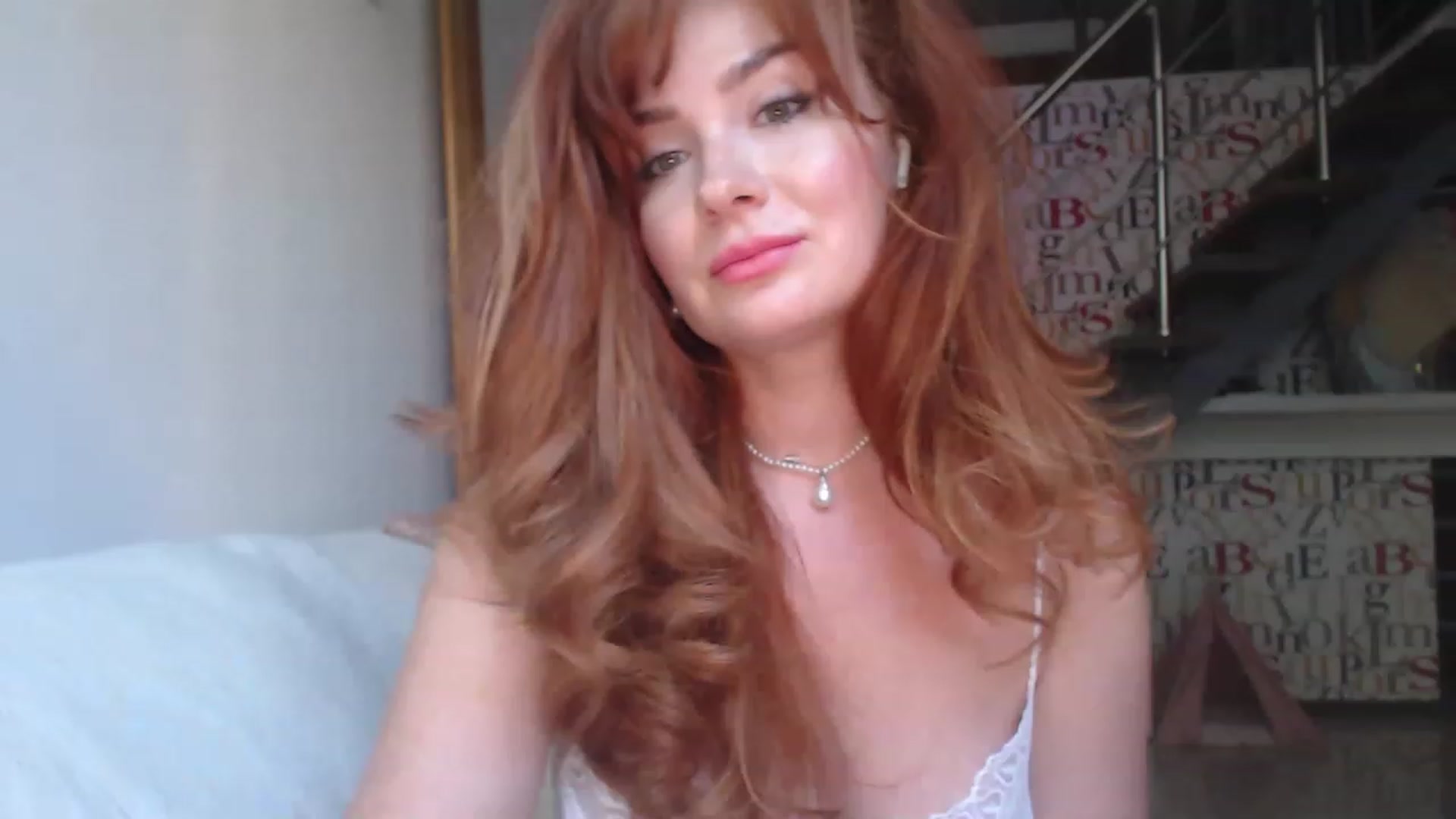 Gallery image thumbnail from Golden_Teaser's myfreecams stream on, 06/04/2023, 17:52 image 12 of 20