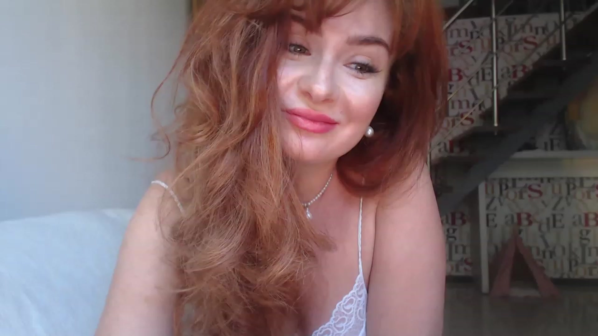 Gallery image thumbnail from Golden_Teaser's myfreecams stream on, 06/04/2023, 17:52 image 4 of 20
