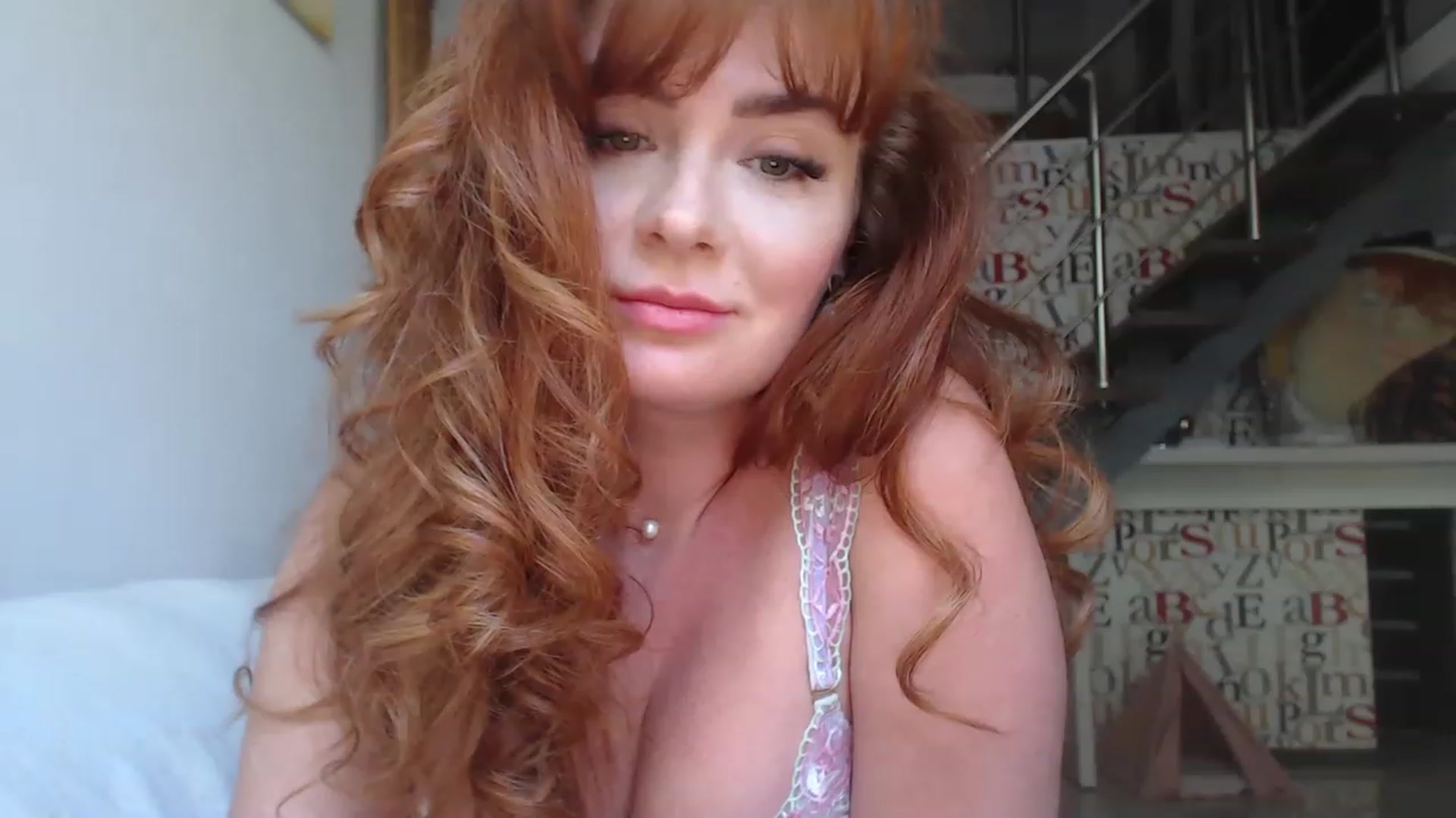 Gallery image thumbnail from Golden_Teaser's myfreecams stream on, 06/09/2023, 14:20 image 14 of 20