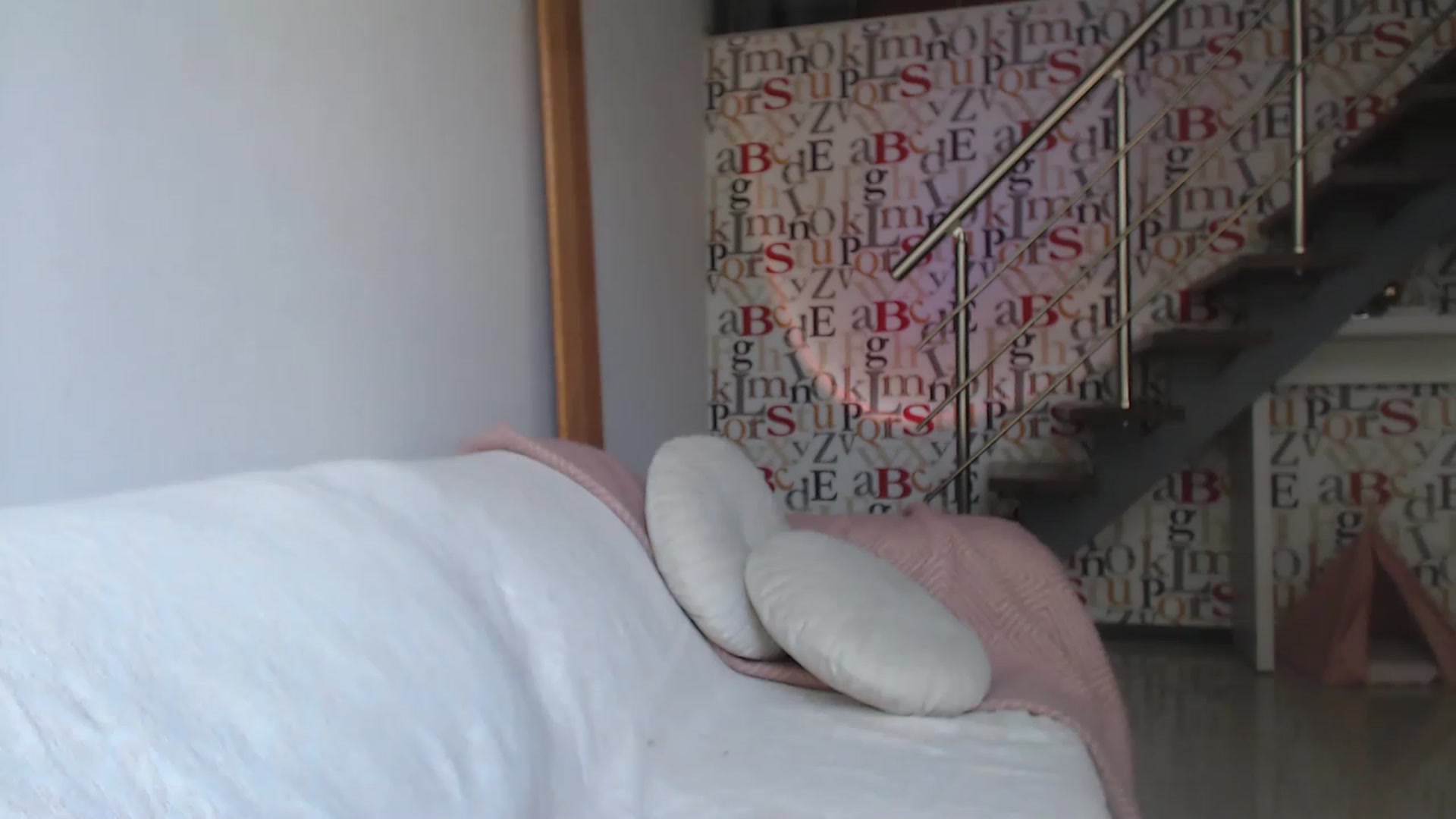 Gallery image thumbnail from Golden_Teaser's myfreecams stream on, 06/09/2023, 15:26 image 19 of 20