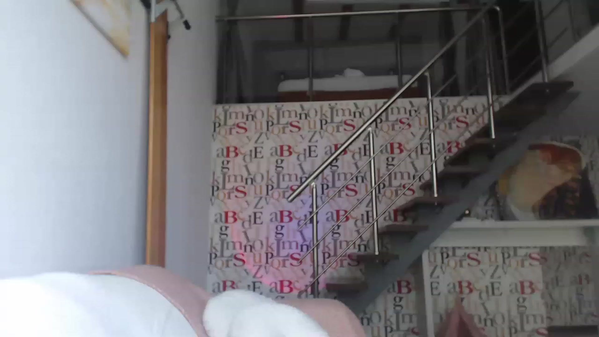 Gallery image thumbnail from Golden_Teaser's myfreecams stream on, 06/12/2023, 14:36 image 14 of 20