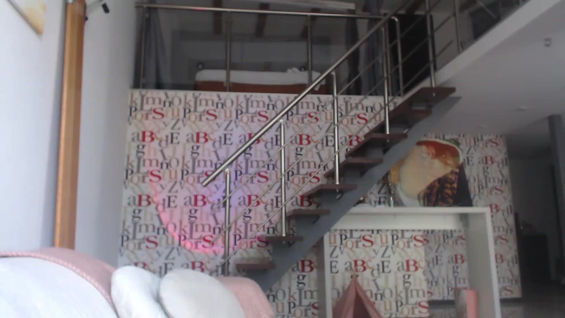 Gallery image thumbnail from Golden_Teaser's myfreecams stream on, 06/15/2023, 13:28 image 13 of 20