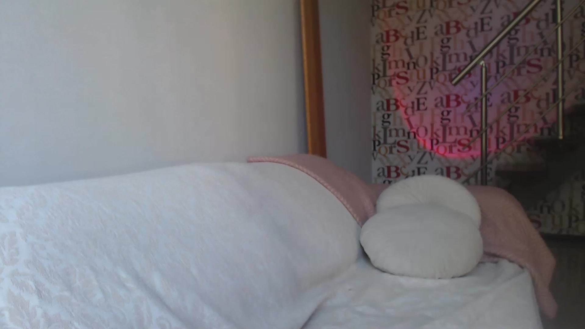 Gallery image thumbnail from Golden_Teaser's myfreecams stream on, 06/16/2023, 15:54 image 5 of 20