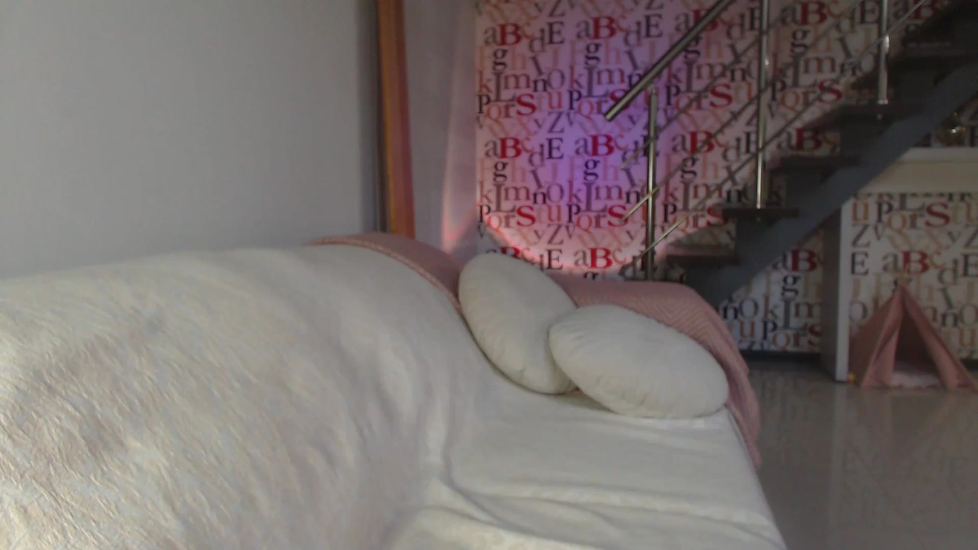 Gallery image thumbnail from Golden_Teaser's myfreecams stream on, 09/16/2023, 16:09 image 6 of 20