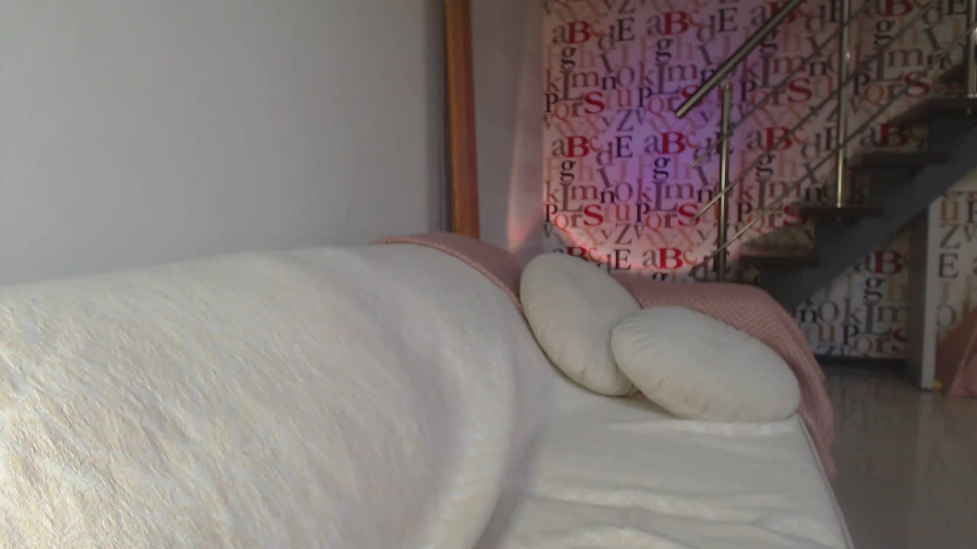 Gallery image thumbnail from Golden_Teaser's myfreecams stream on, 09/16/2023, 16:09 image 3 of 20