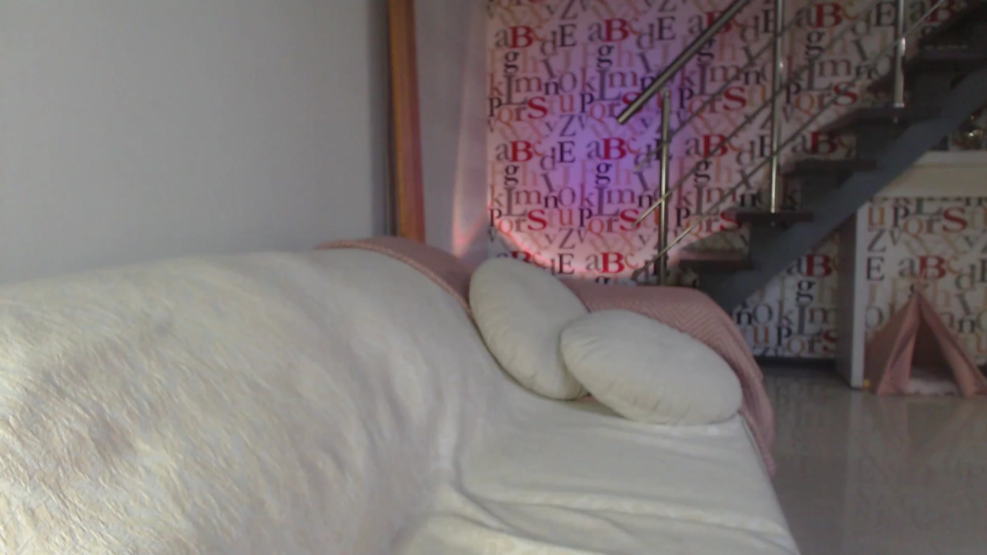 Gallery image thumbnail from Golden_Teaser's myfreecams stream on, 09/16/2023, 16:09 image 7 of 20