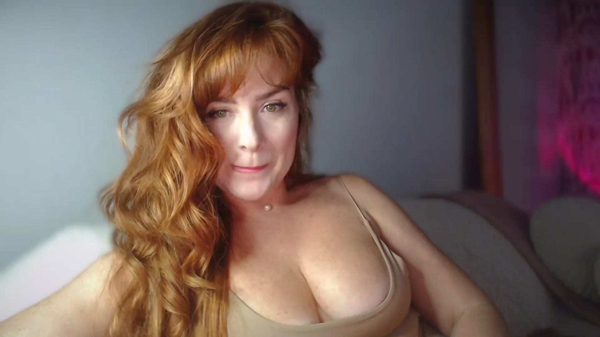 Gallery image thumbnail from Golden_Teaser's myfreecams stream on, 10/22/2023, 14:52 image 15 of 20
