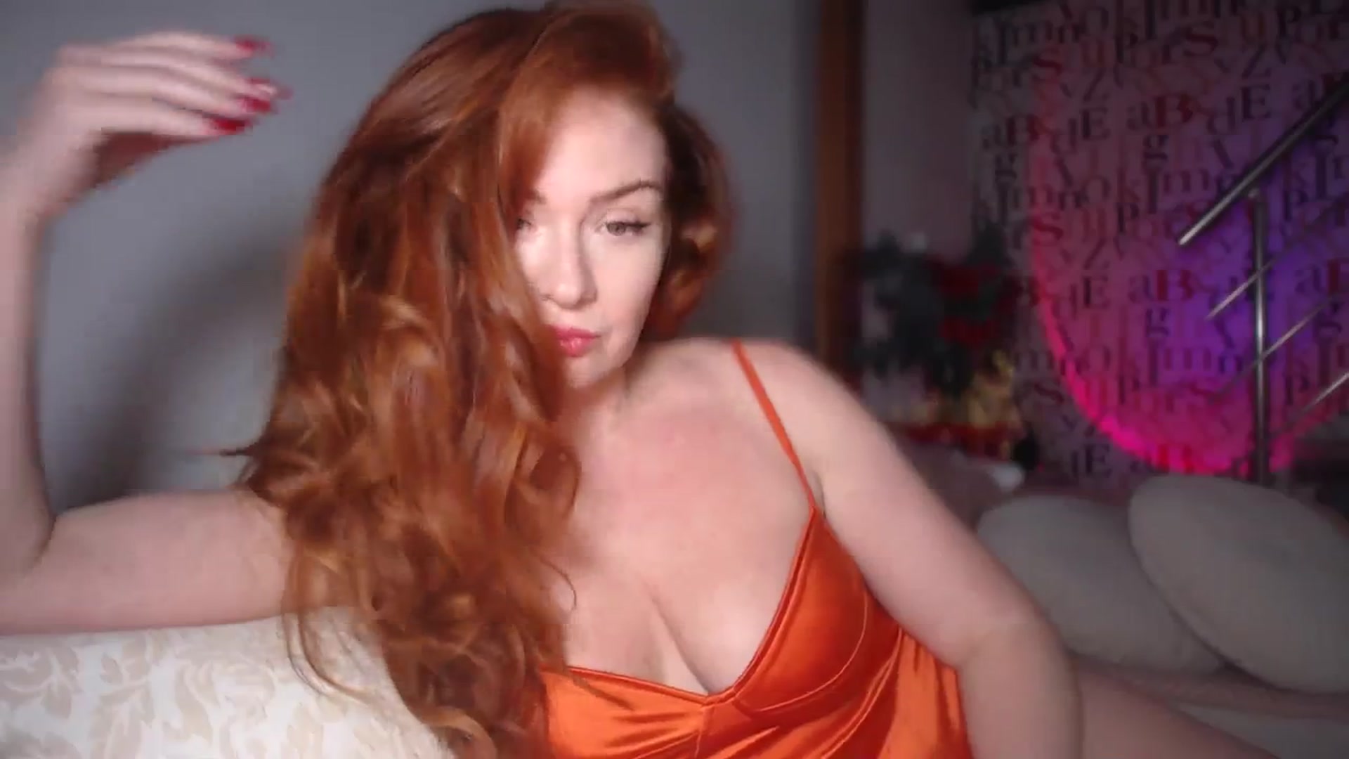 Gallery image thumbnail from Golden_Teaser's myfreecams stream on, 12/31/2023, 16:17 image 18 of 20
