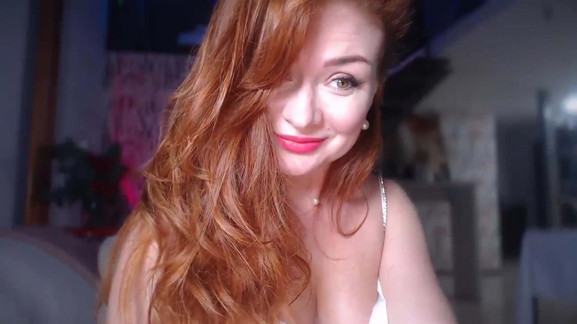 Gallery image thumbnail from Golden_Teaser's myfreecams stream on, 12/31/2023, 23:50 image 19 of 20