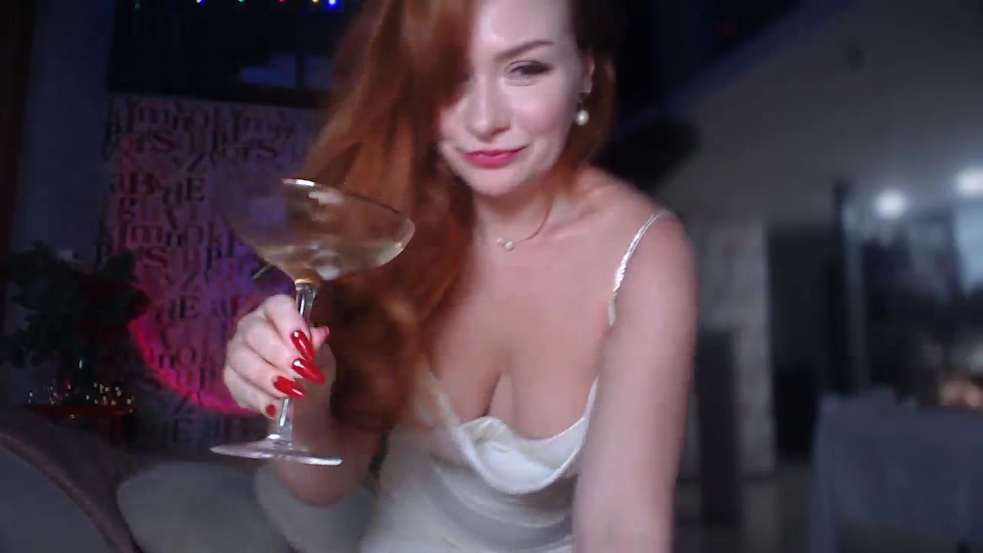 Gallery image thumbnail from Golden_Teaser's myfreecams stream on, 12/31/2023, 23:50 image 5 of 20