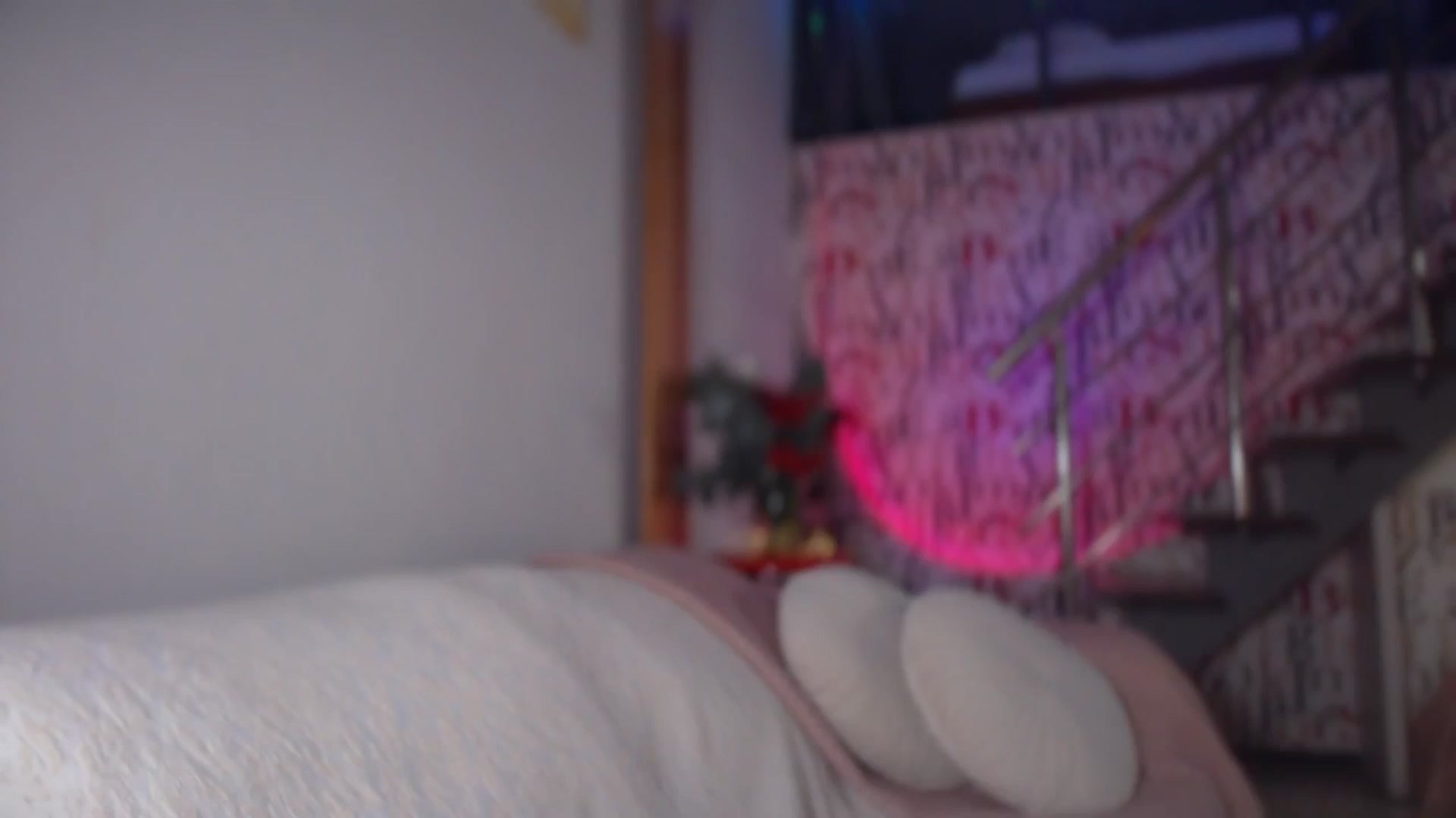 Gallery image thumbnail from Golden_Teaser's myfreecams stream on, 12/31/2023, 23:50 image 16 of 20