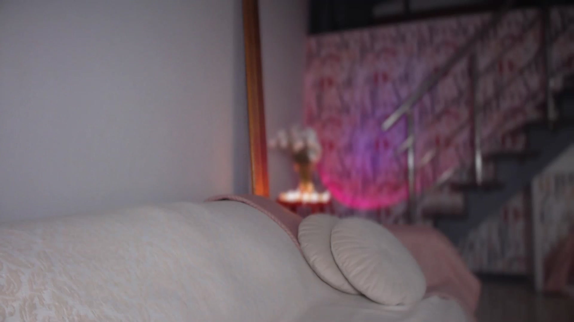Gallery image thumbnail from Golden_Teaser's myfreecams stream on, 01/19/2024, 15:21 image 8 of 20