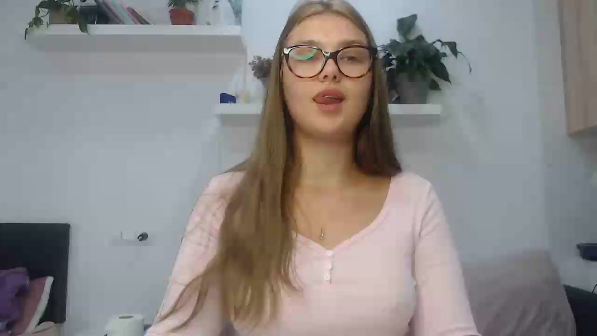 Gallery image thumbnail from Golden_doll_'s myfreecams stream on, 08/29/2026, 14:11 image 10 of 20
