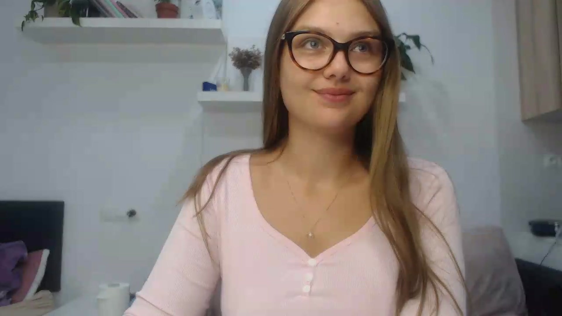 Gallery image thumbnail from Golden_doll_'s myfreecams stream on, 08/29/2026, 16:21 image 7 of 20