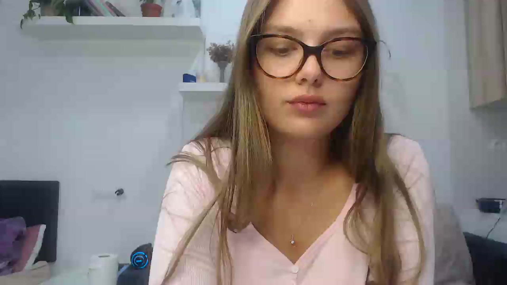 Gallery image thumbnail from Golden_doll_'s myfreecams stream on, 08/29/2026, 16:21 image 4 of 20