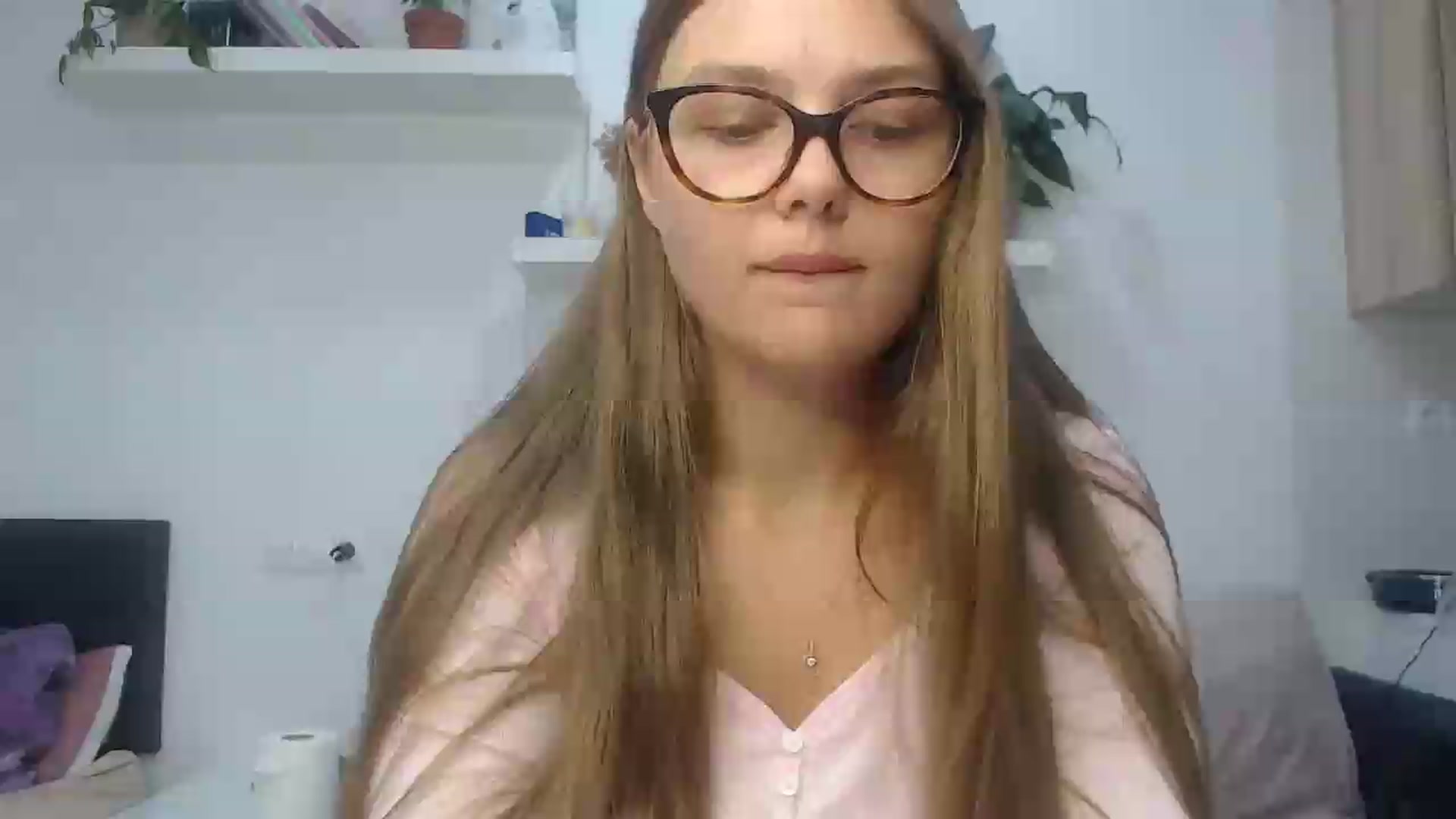 Gallery image thumbnail from Golden_doll_'s myfreecams stream on, 08/29/2026, 16:45 image 3 of 20