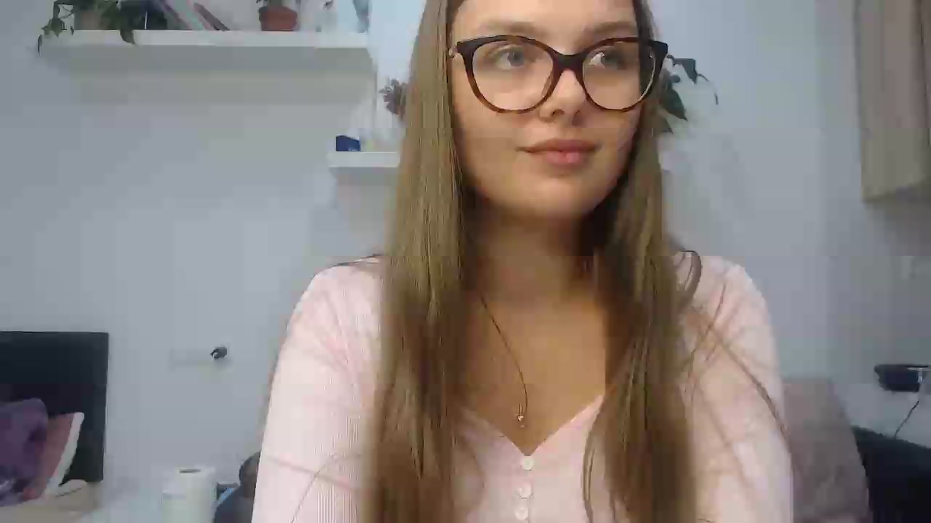 Gallery image thumbnail from Golden_doll_'s myfreecams stream on, 08/29/2026, 16:45 image 6 of 20