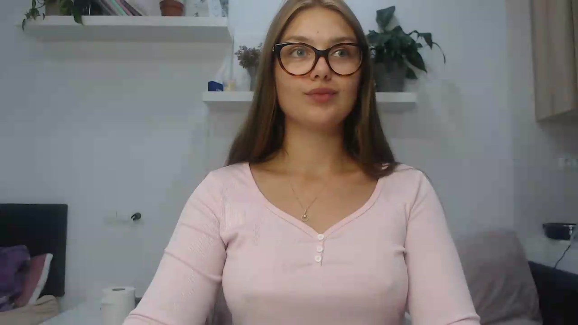 Gallery image thumbnail from Golden_doll_'s myfreecams stream on, 08/29/2026, 16:45 image 19 of 20