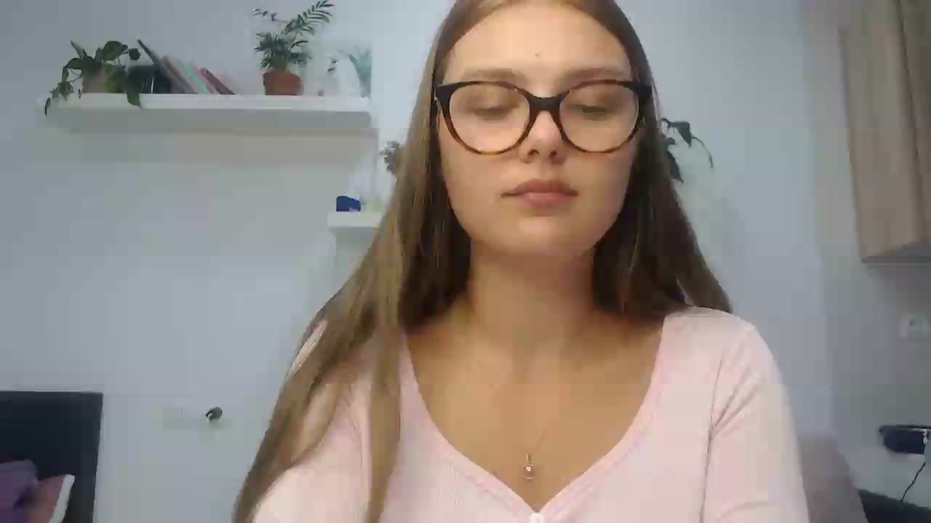 Gallery image thumbnail from Golden_doll_'s myfreecams stream on, 08/29/2026, 16:45 image 15 of 20