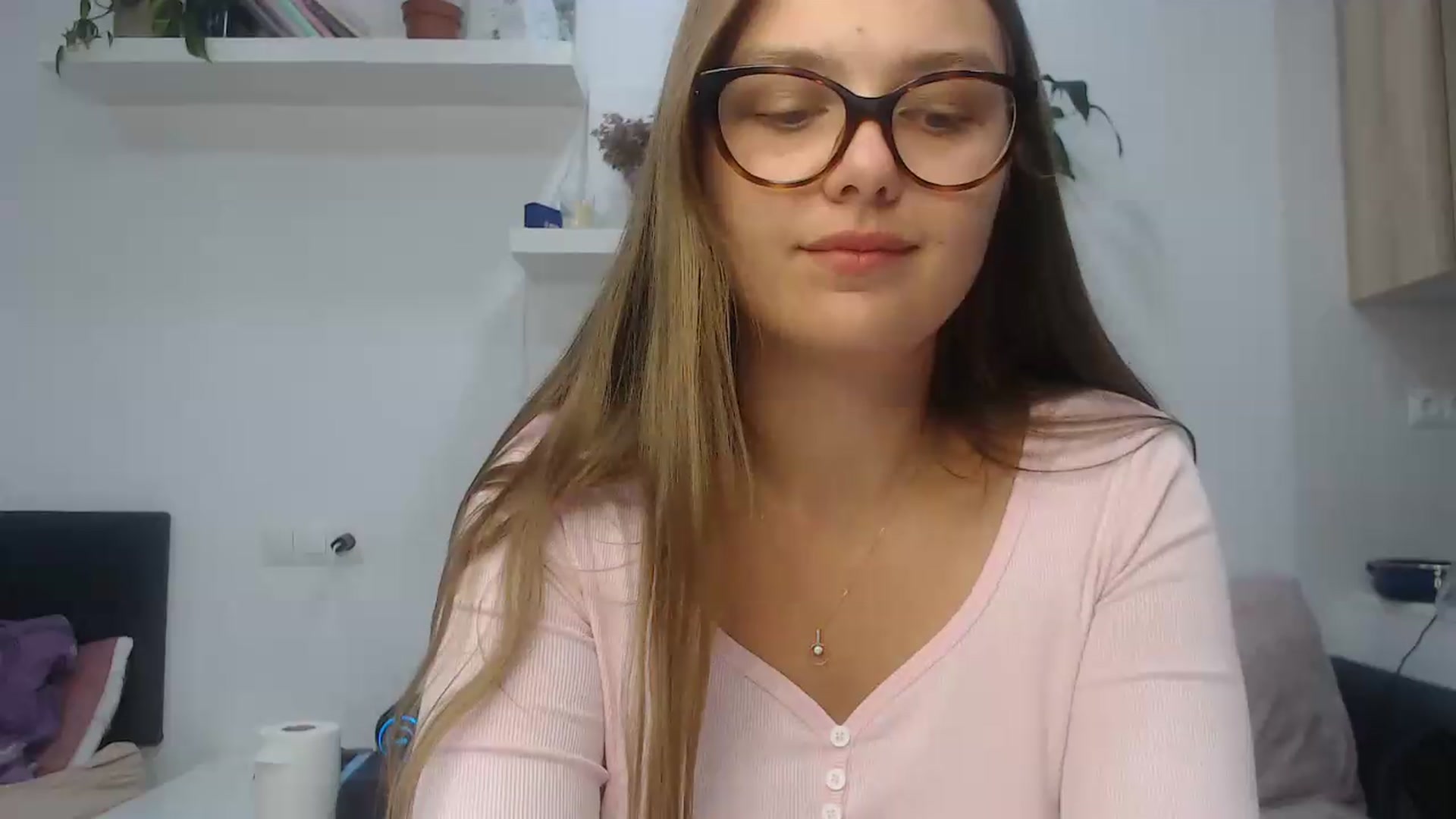 Gallery image thumbnail from Golden_doll_'s myfreecams stream on, 08/29/2026, 16:58 image 17 of 20