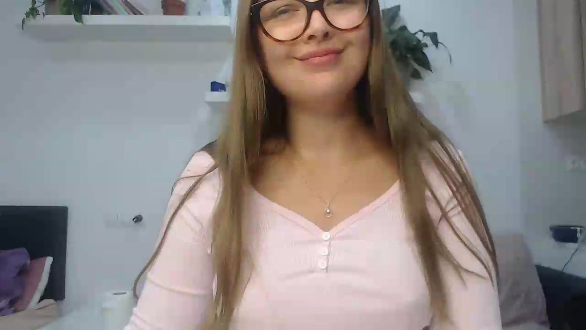 Gallery image thumbnail from Golden_doll_'s myfreecams stream on, 08/29/2026, 17:09 image 8 of 20