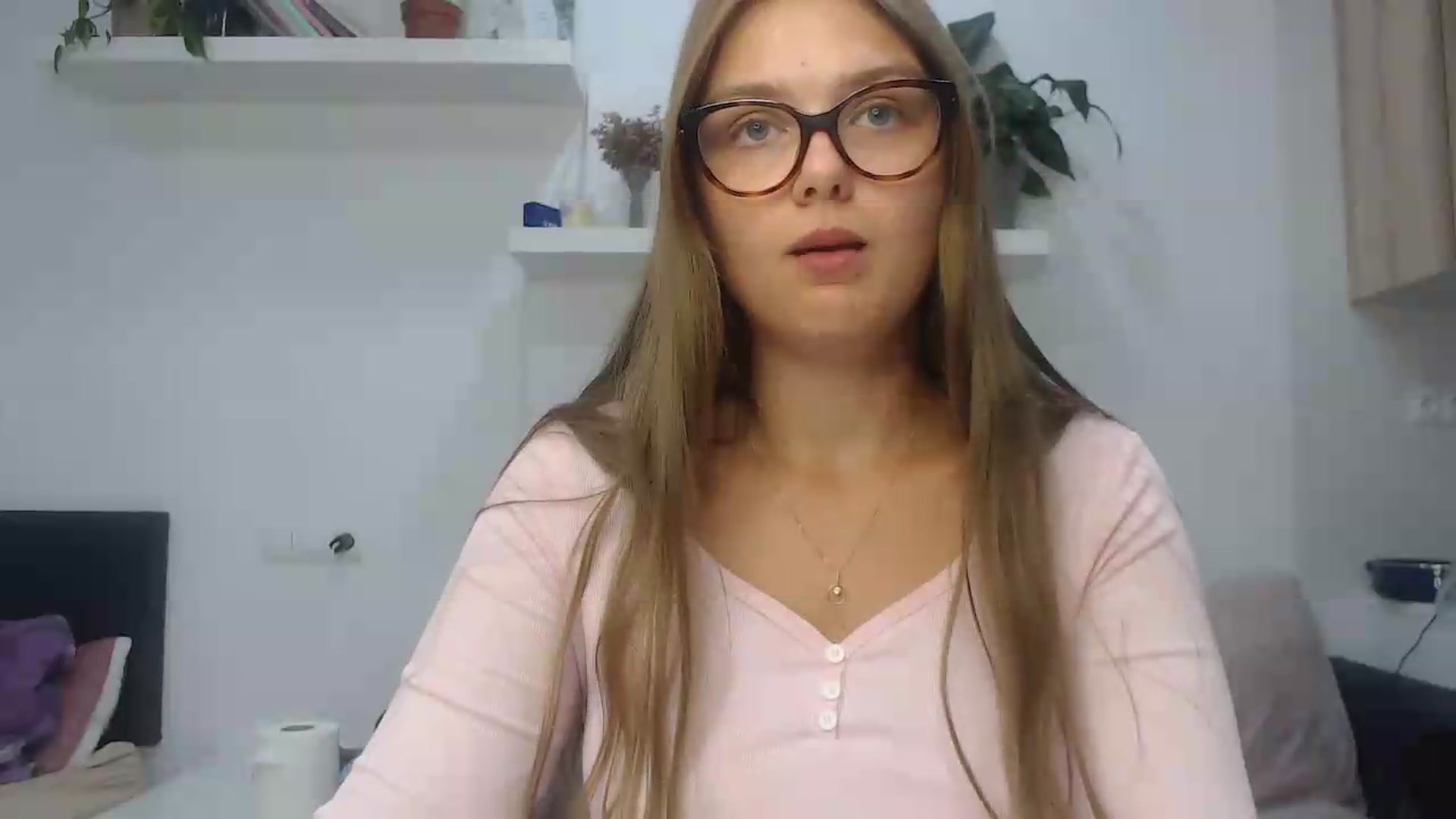 Gallery image thumbnail from Golden_doll_'s myfreecams stream on, 08/29/2026, 17:09 image 10 of 20