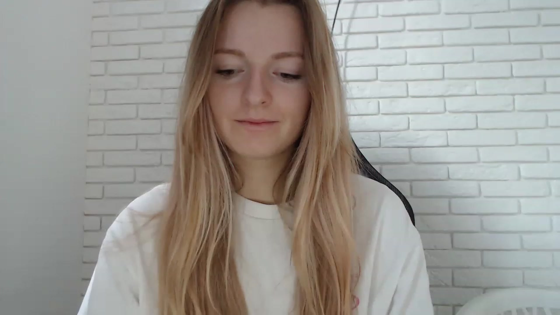 Gallery image thumbnail from Goldi_lady's myfreecams stream on, 01/01/2023, 13:56 image 9 of 20