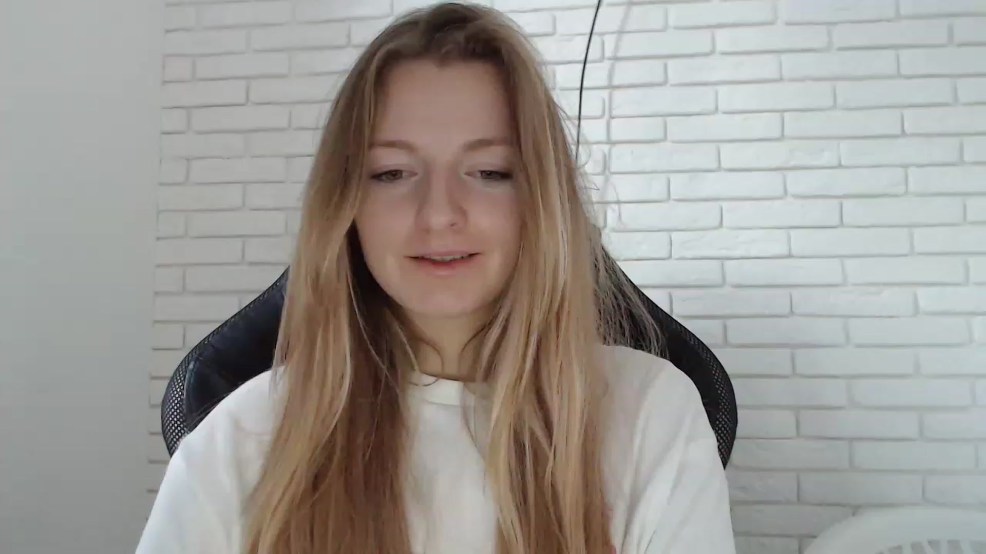 Gallery image thumbnail from Goldi_lady's myfreecams stream on, 01/01/2023, 13:56 image 18 of 20