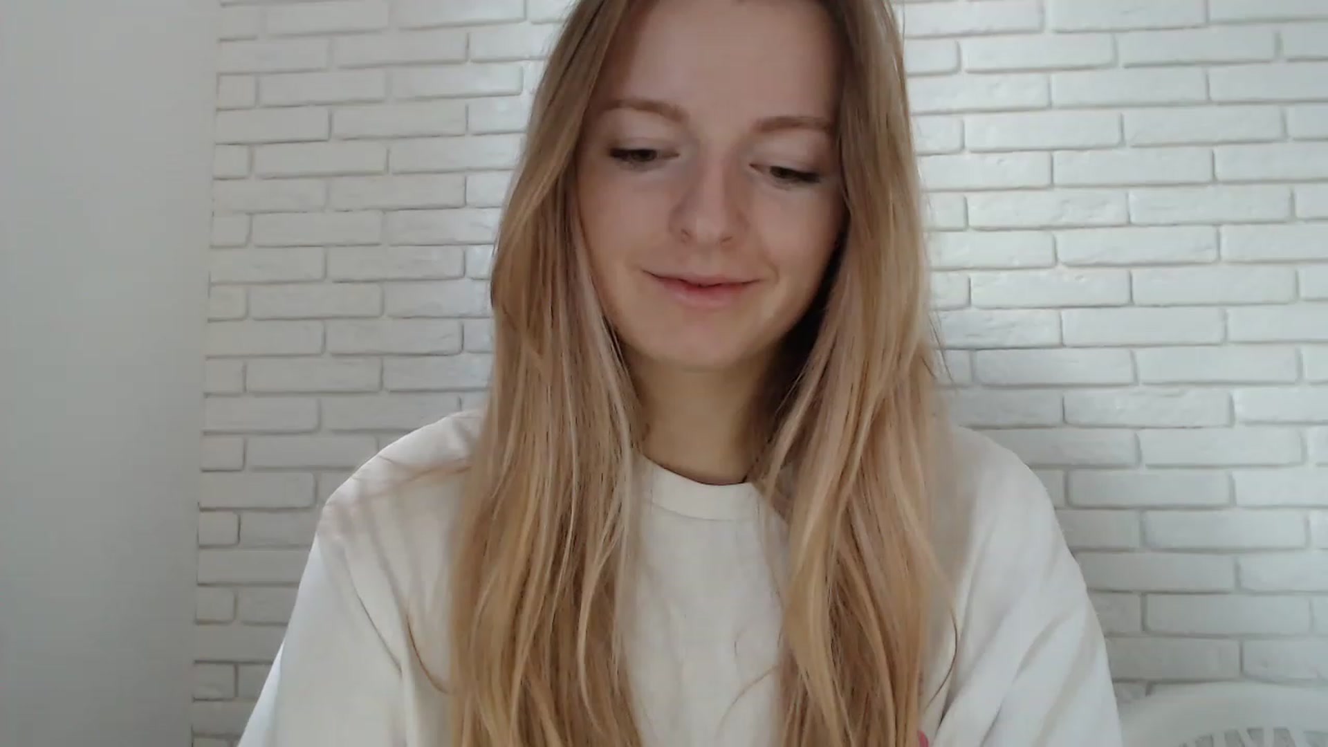 Gallery image thumbnail from Goldi_lady's myfreecams stream on, 01/01/2023, 13:56 image 5 of 20