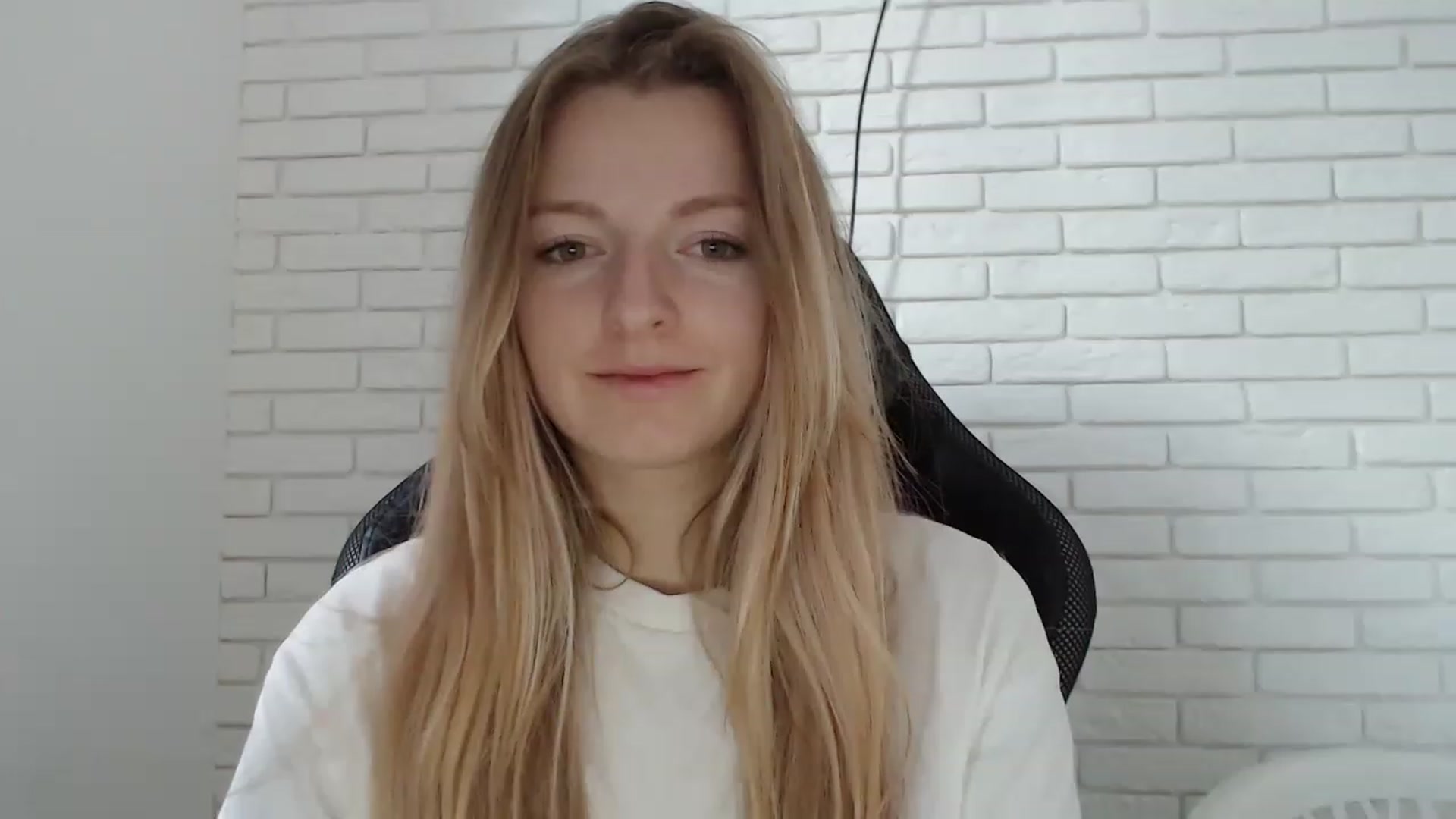 Gallery image thumbnail from Goldi_lady's myfreecams stream on, 01/01/2023, 13:56 image 11 of 20