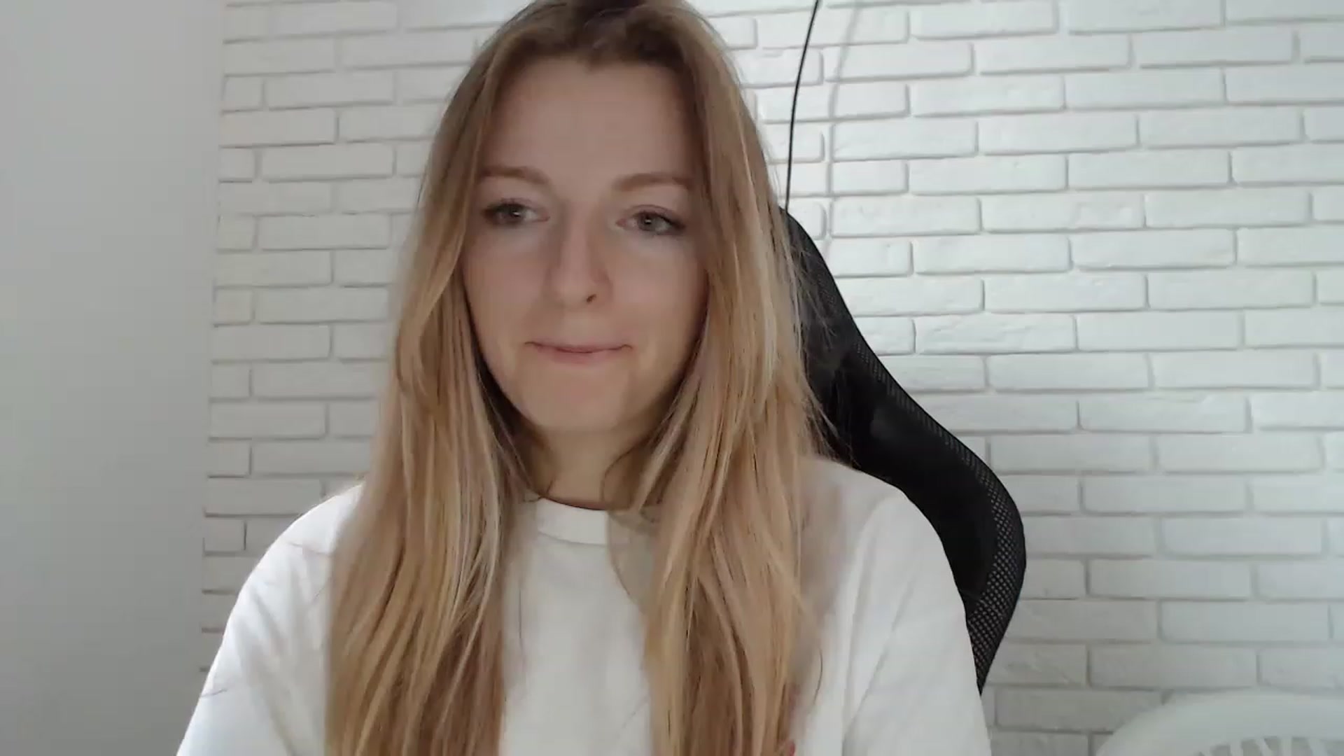 Gallery image thumbnail from Goldi_lady's myfreecams stream on, 01/01/2023, 13:56 image 10 of 20