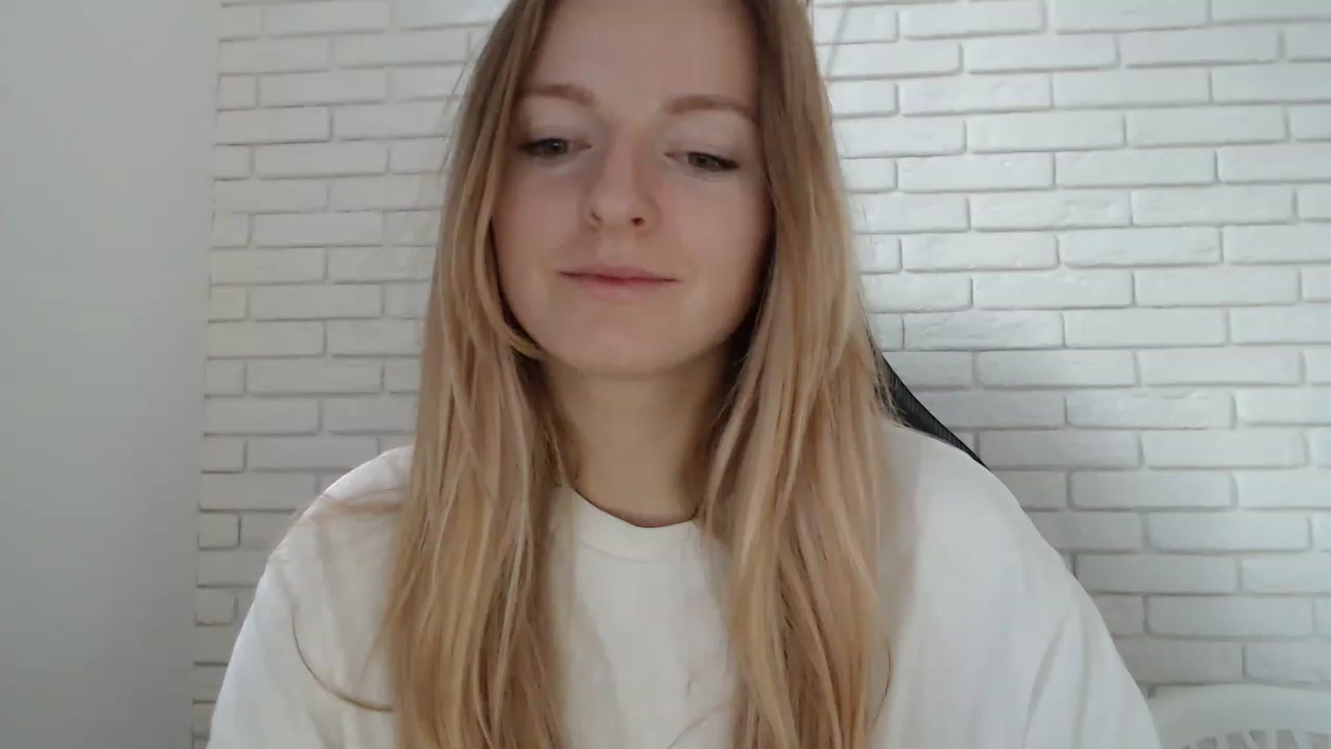 Gallery image thumbnail from Goldi_lady's myfreecams stream on, 01/01/2023, 13:56 image 3 of 20