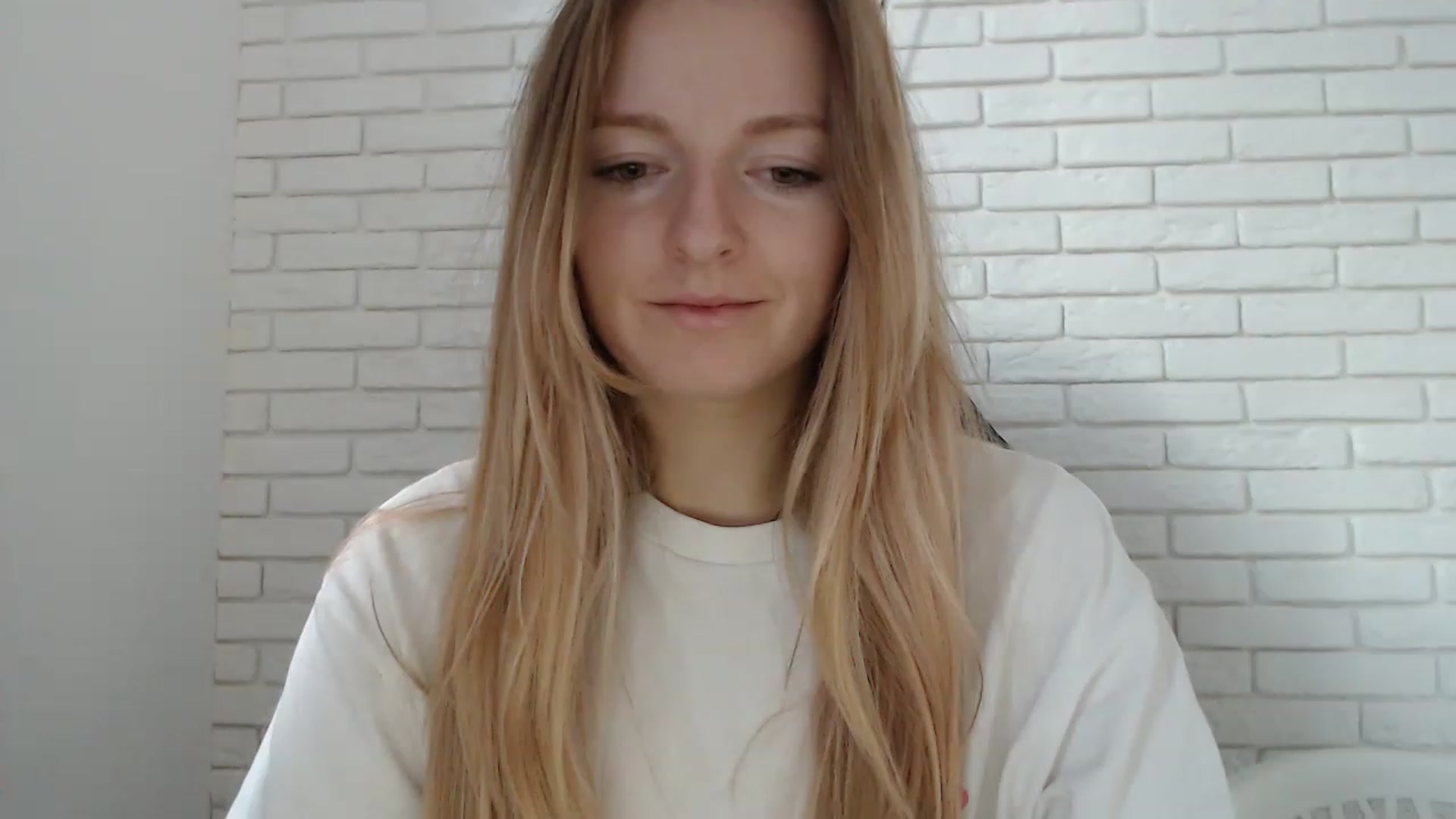 Gallery image thumbnail from Goldi_lady's myfreecams stream on, 01/01/2023, 13:56 image 2 of 20
