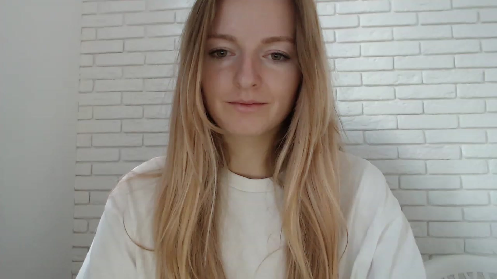 Gallery image thumbnail from Goldi_lady's myfreecams stream on, 01/01/2023, 13:56 image 4 of 20