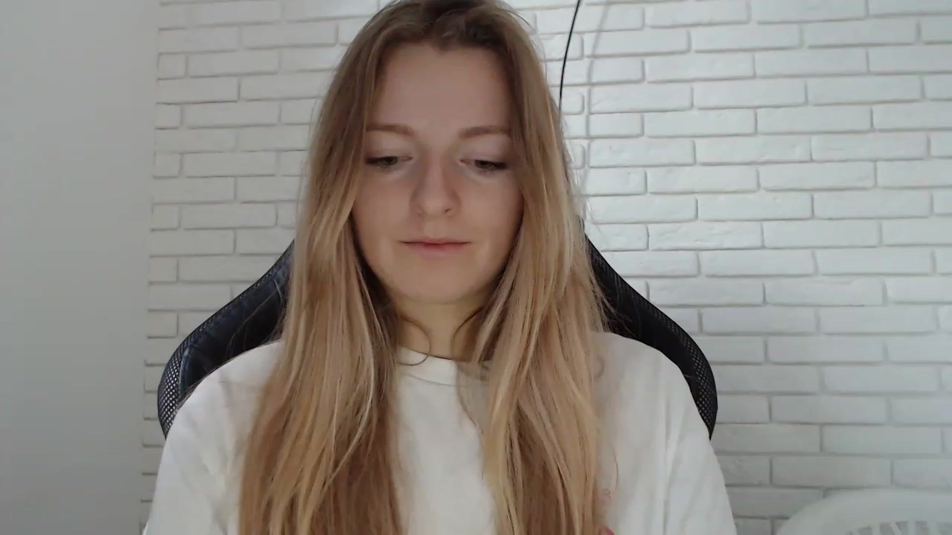 Gallery image thumbnail from Goldi_lady's myfreecams stream on, 01/01/2023, 13:56 image 16 of 20