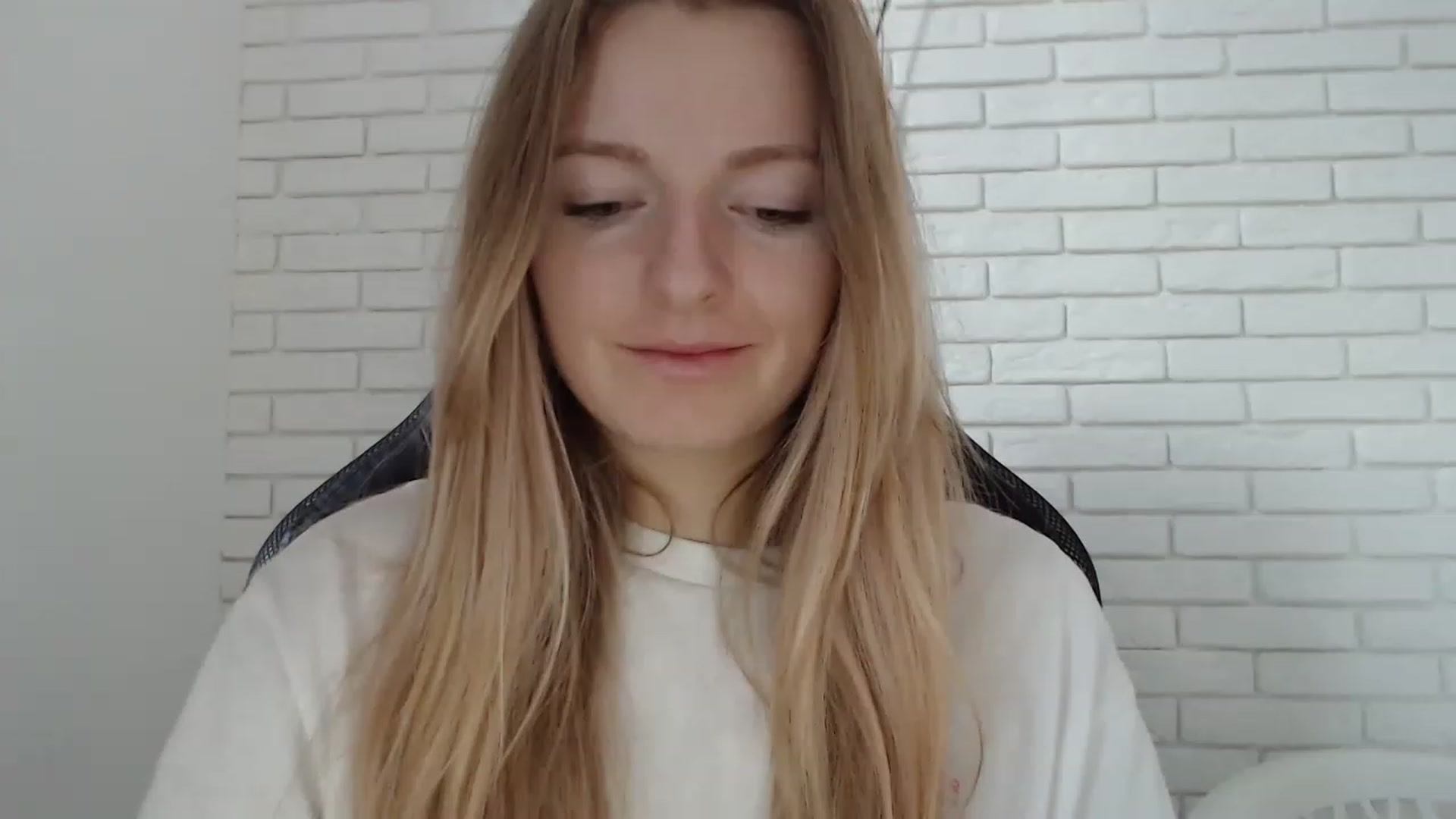 Gallery image thumbnail from Goldi_lady's myfreecams stream on, 01/01/2023, 13:56 image 14 of 20