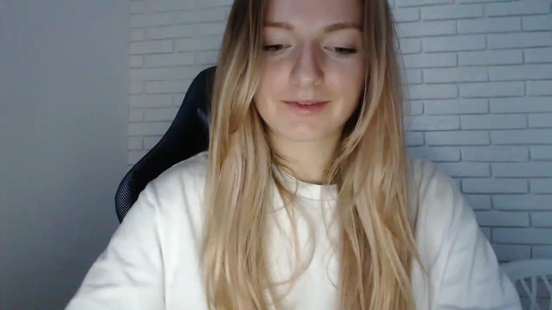 Gallery image thumbnail from Goldi_lady's myfreecams stream on, 01/01/2023, 14:18 image 20 of 20