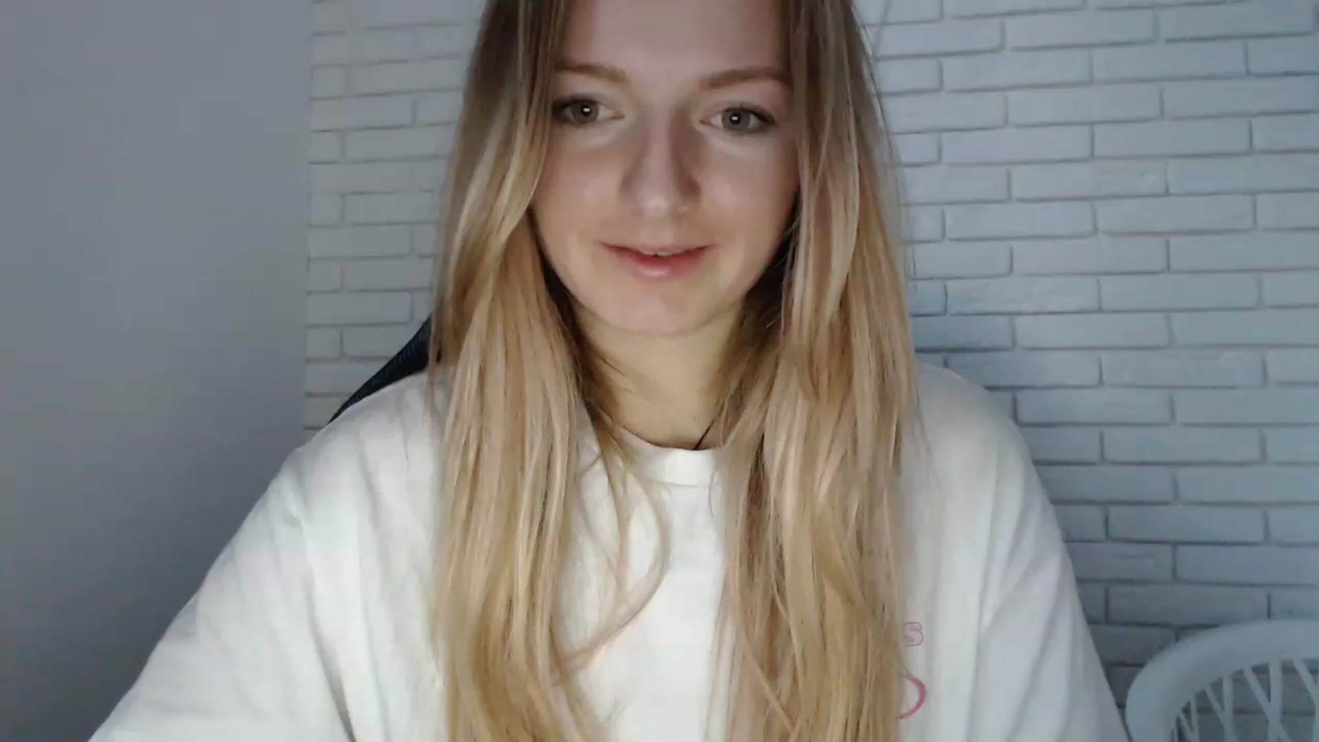 Gallery image thumbnail from Goldi_lady's myfreecams stream on, 01/01/2023, 14:18 image 15 of 20
