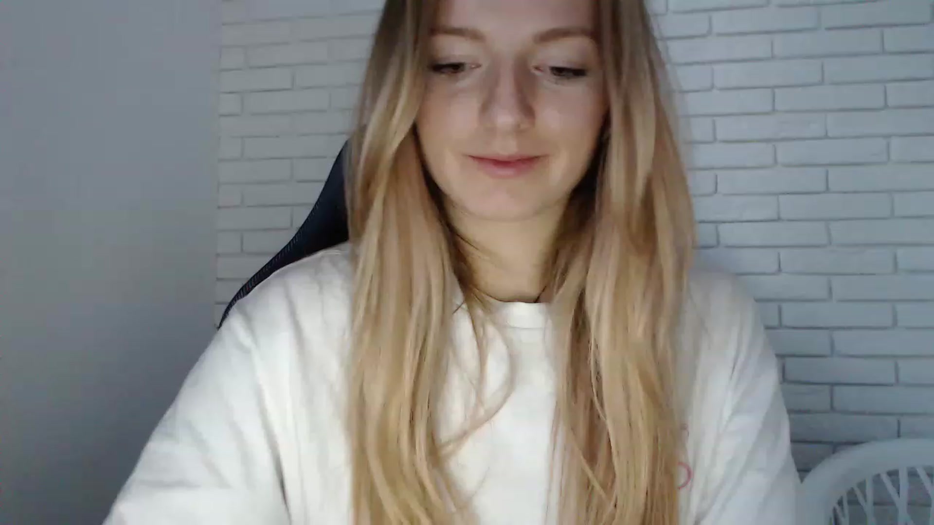 Gallery image thumbnail from Goldi_lady's myfreecams stream on, 01/01/2023, 14:18 image 14 of 20